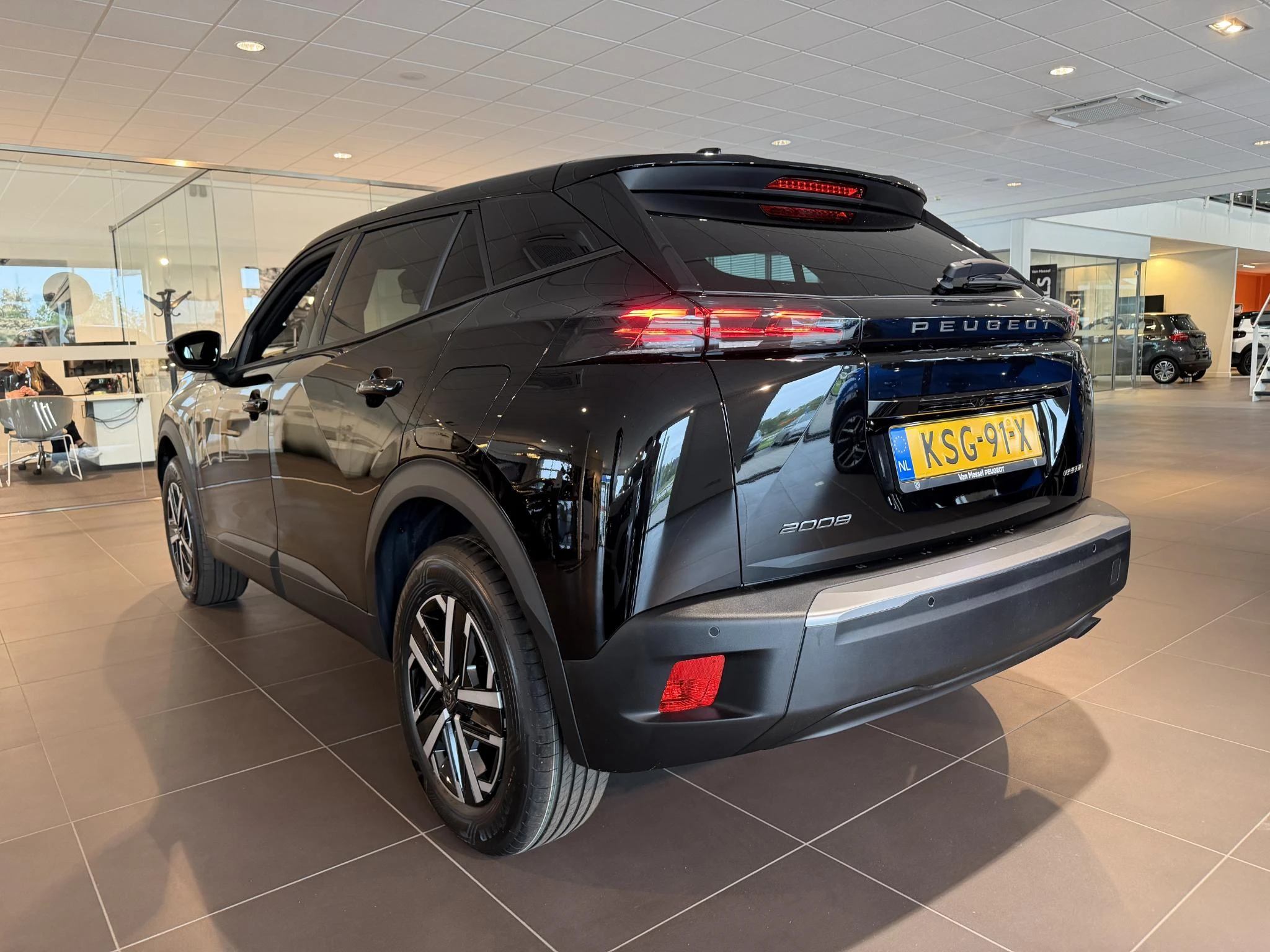 Peugeot-2008-image-7