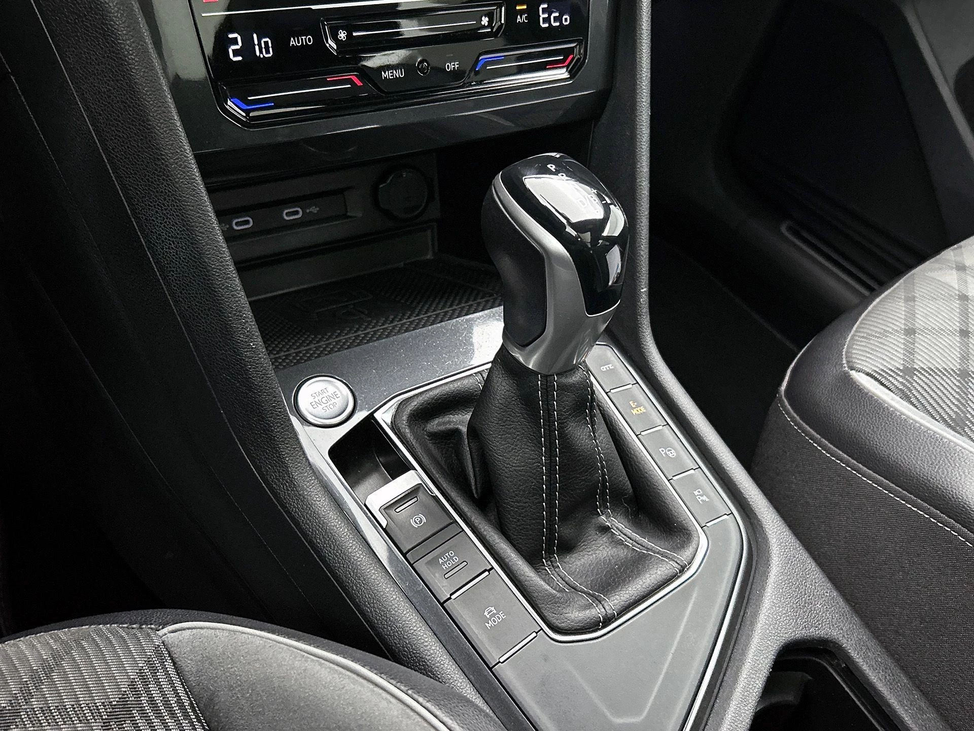 Volkswagen-Tiguan-image-27