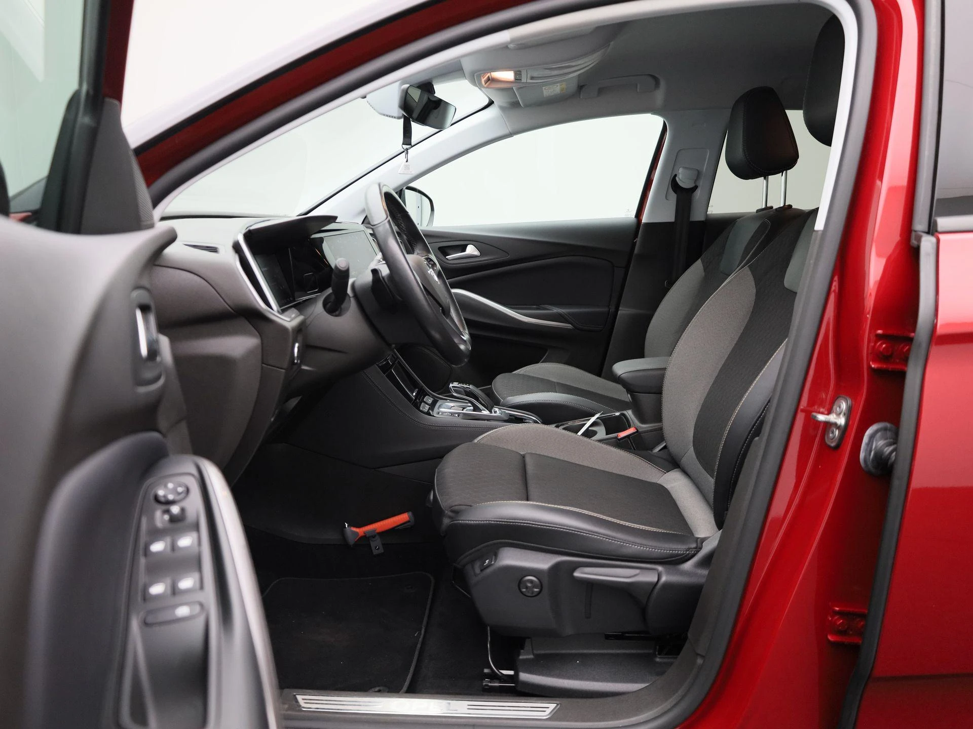 Opel-Grandland-image-10