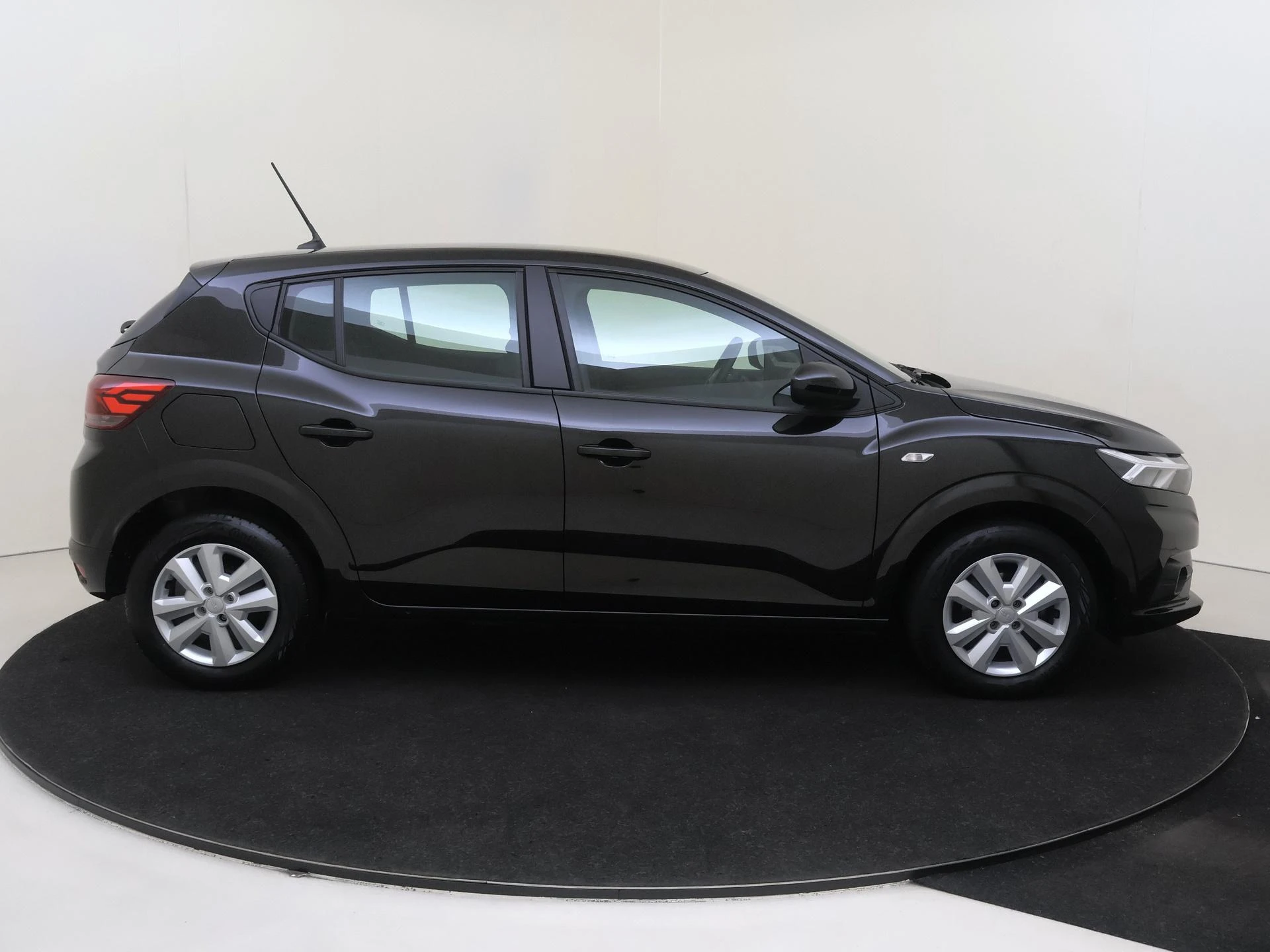 Dacia-Sandero-image-8