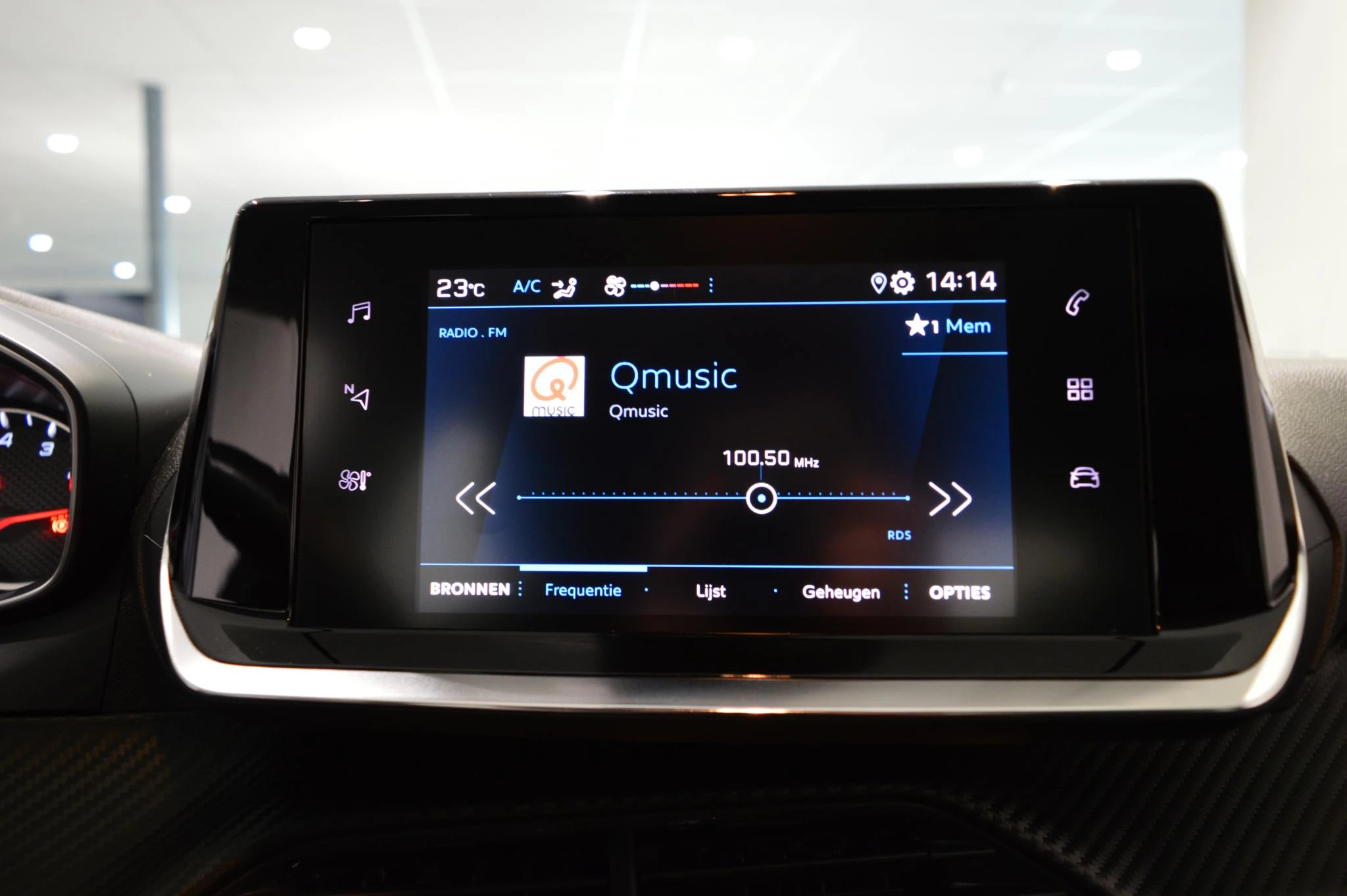 Peugeot-208-image-14