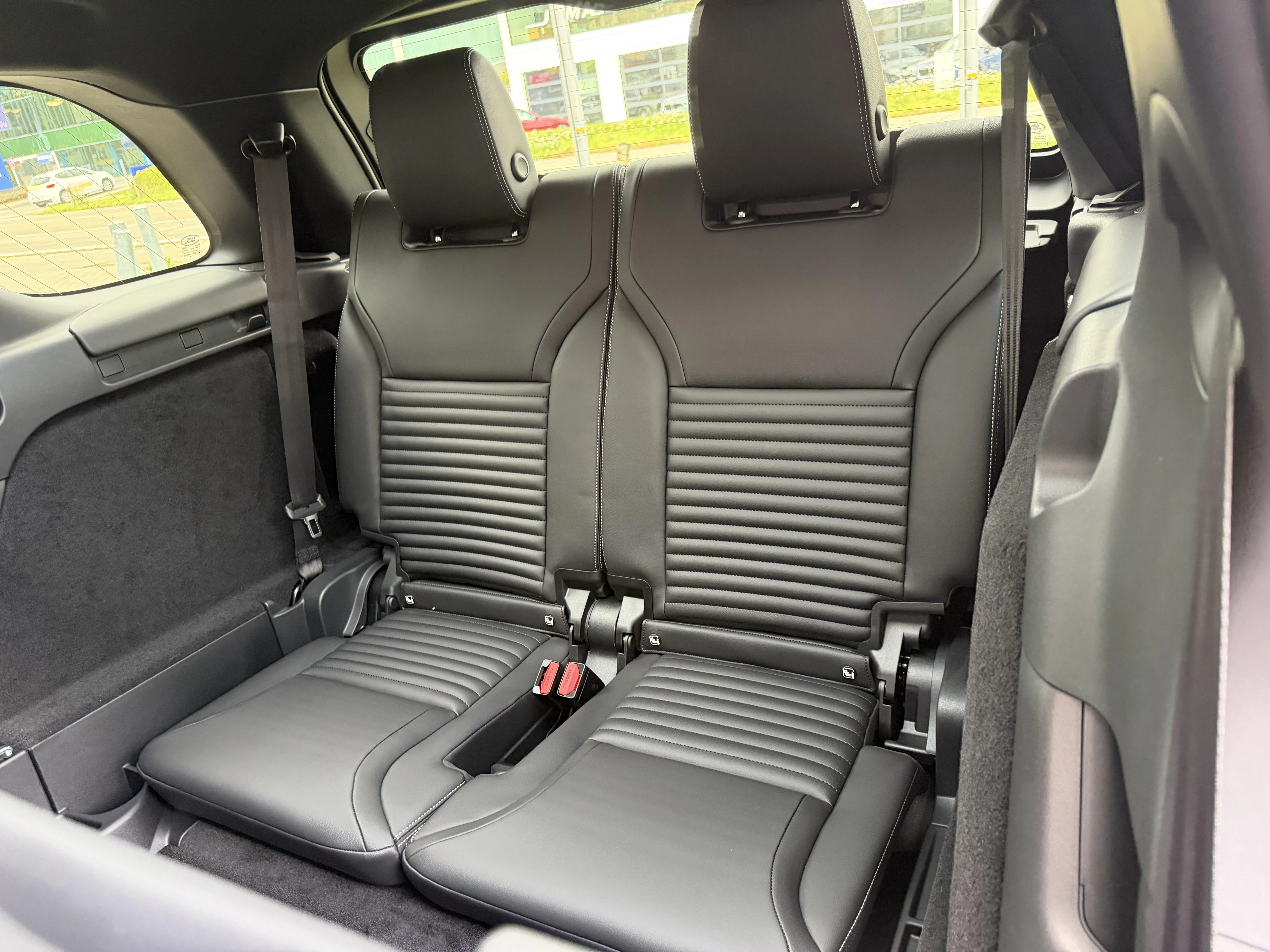 Land Rover-Discovery-image-13