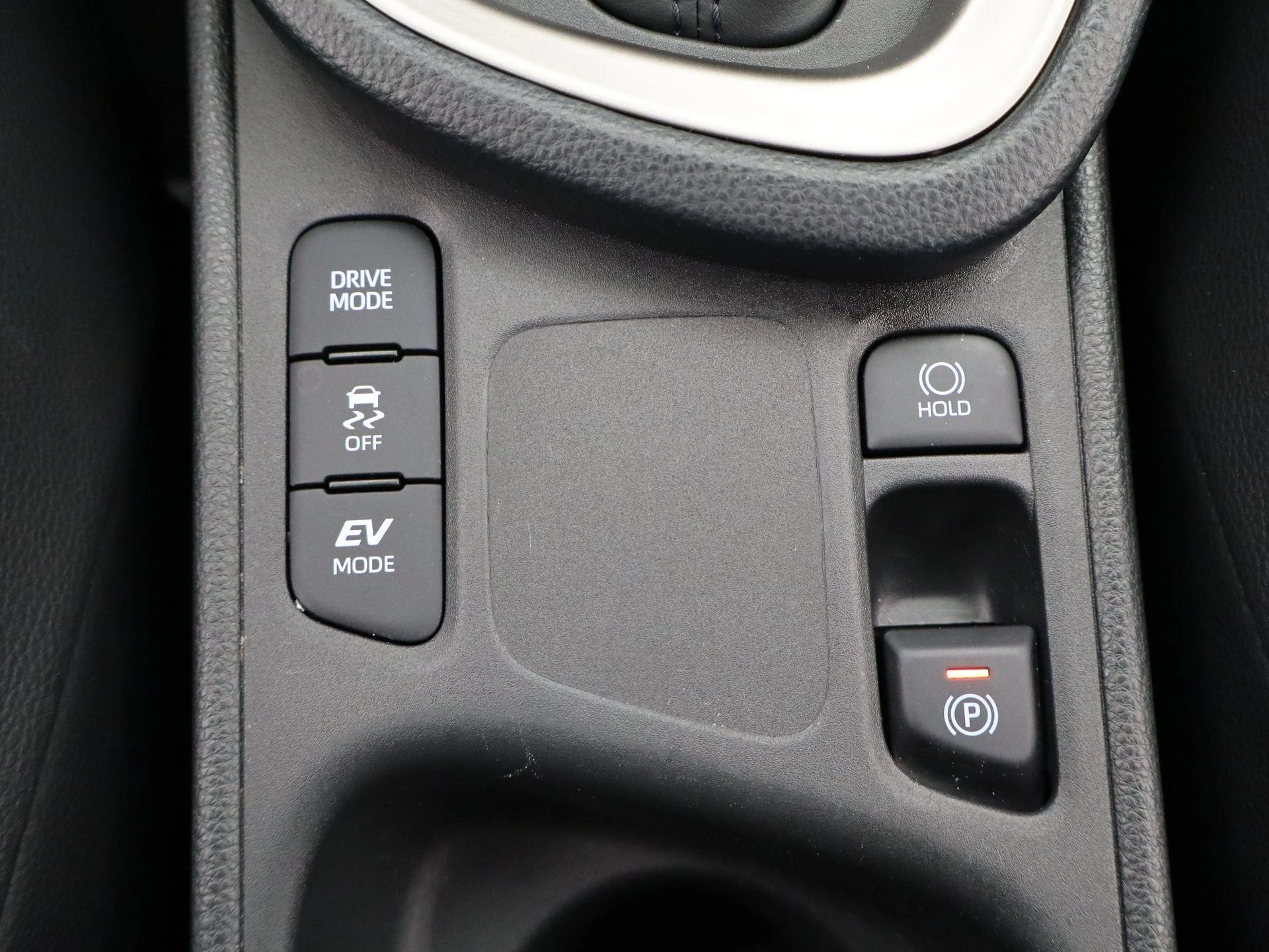 Toyota-Yaris Cross-image-23