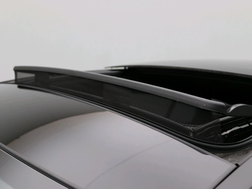 Mercedes-Benz-CLA-image-13