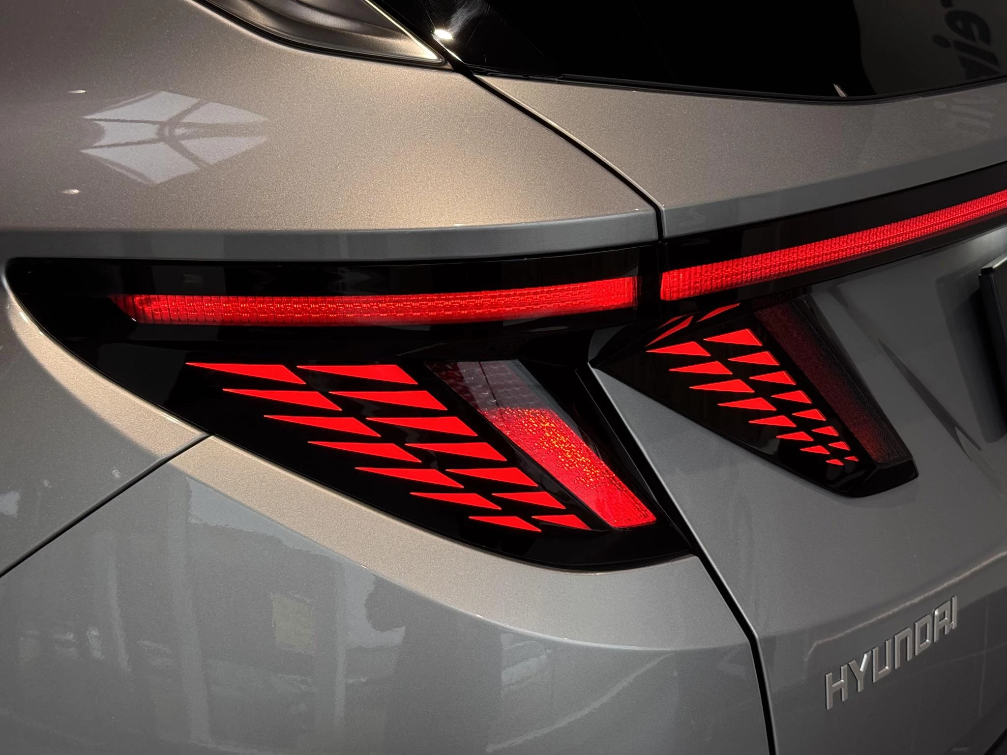 Hyundai-Tucson Hybrid-image-19