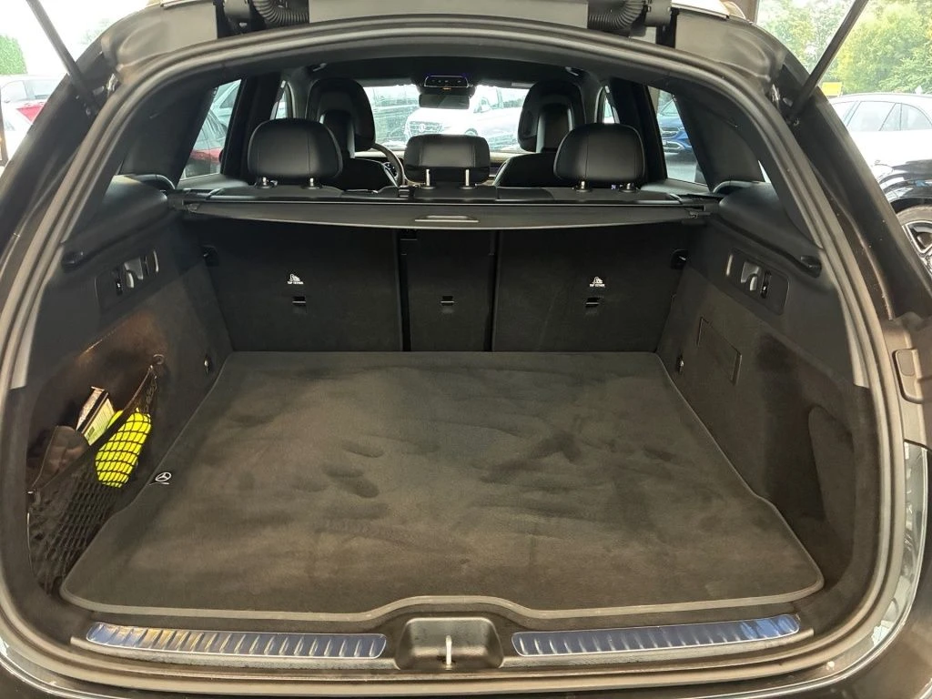 Mercedes-Benz-GLC 300 d-image-13