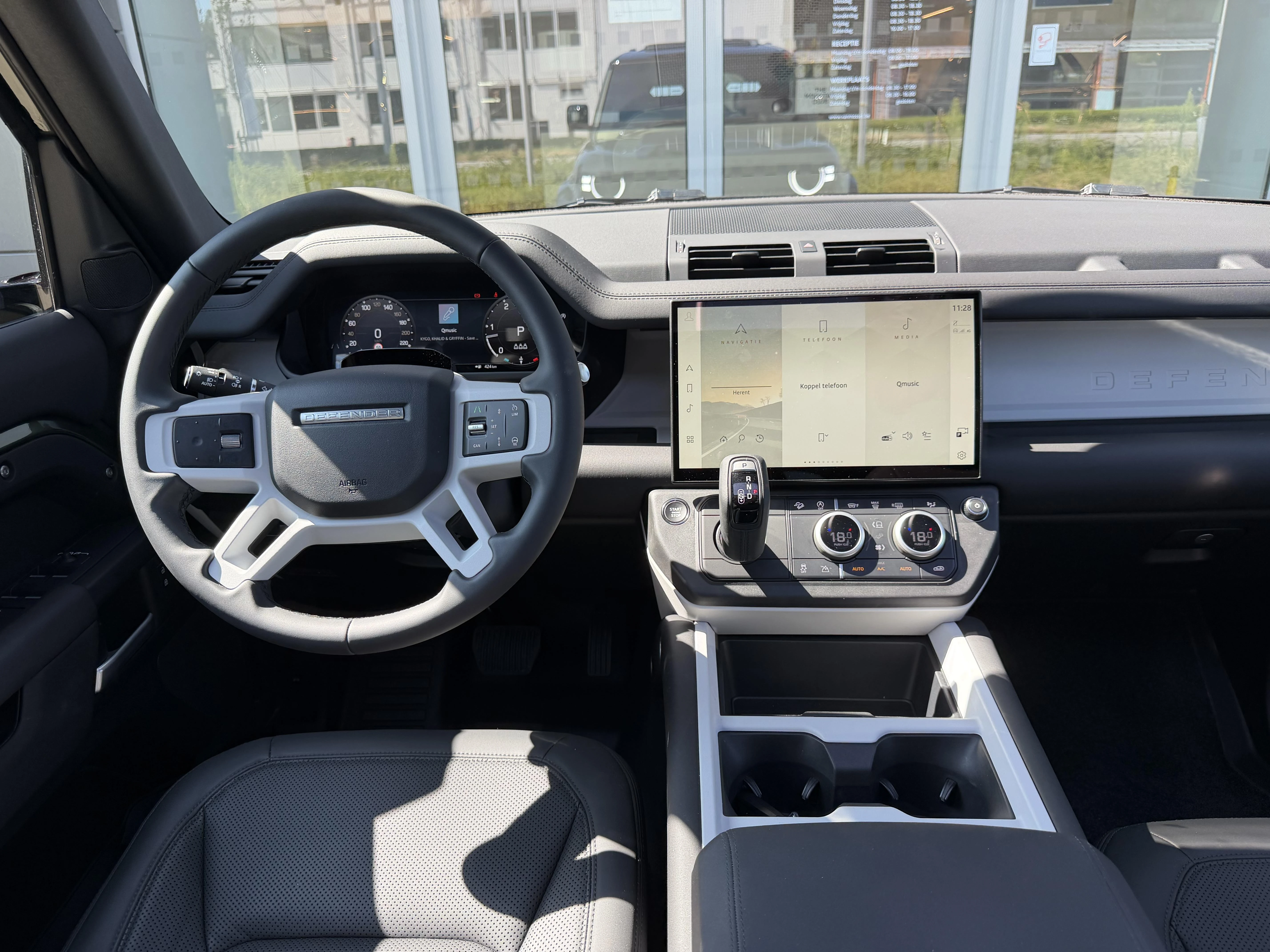Land Rover Defender 110 D200 S AWD Auto. 26MY