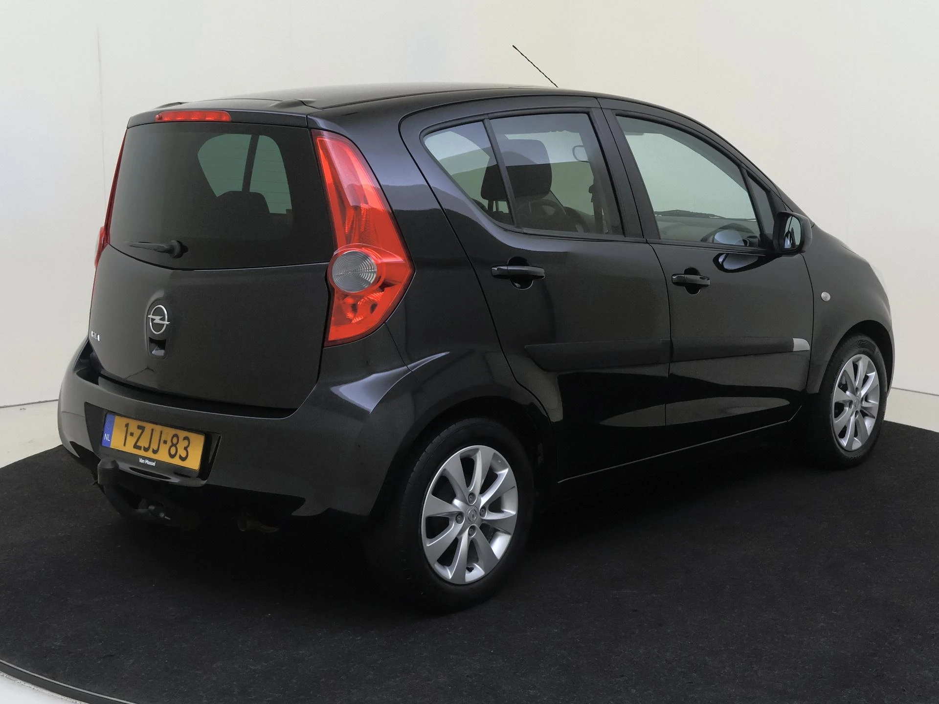 Opel-Agila-image-3