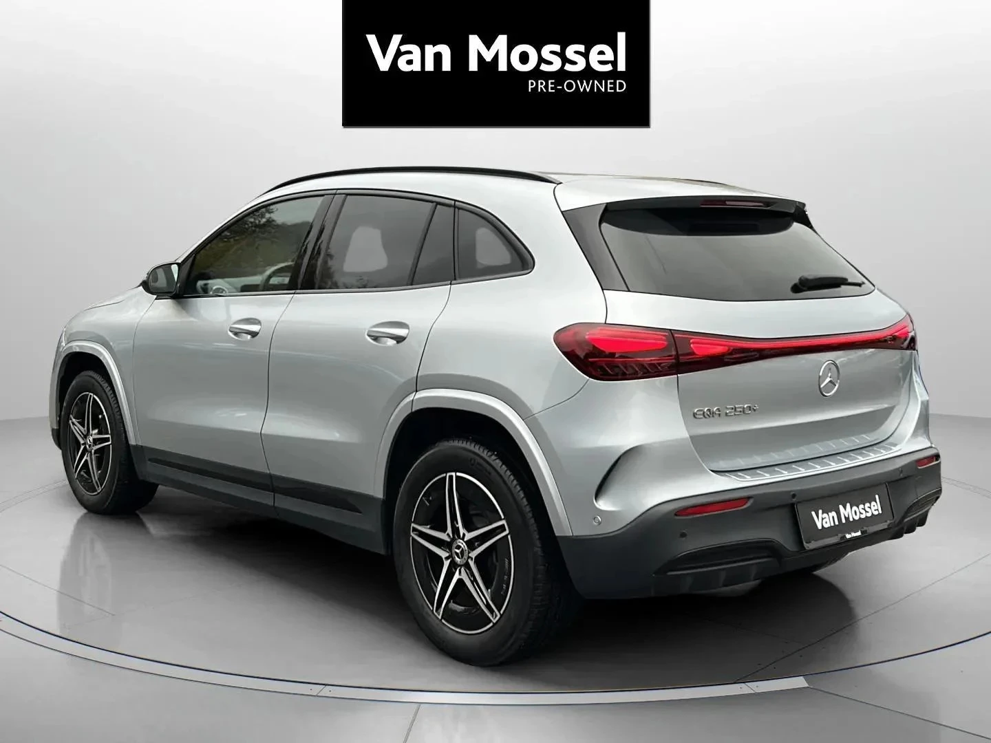 Mercedes-Benz-EQA-image-6