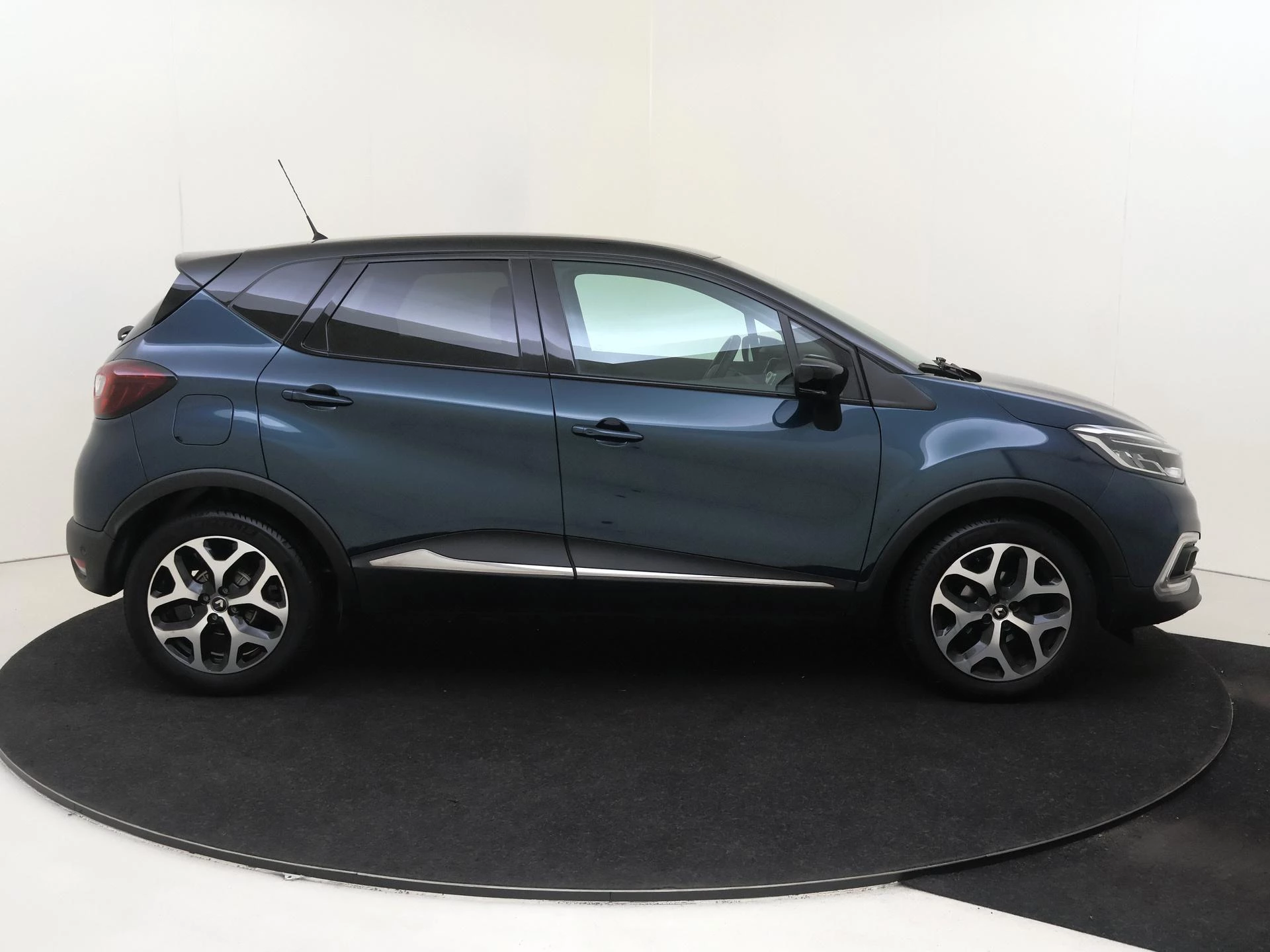 Renault-Captur-image-7