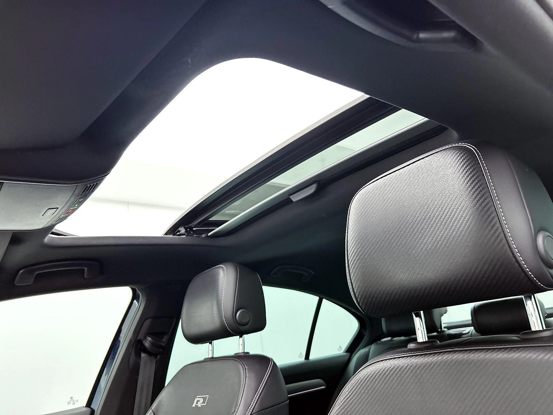 Volkswagen-Passat-image-47