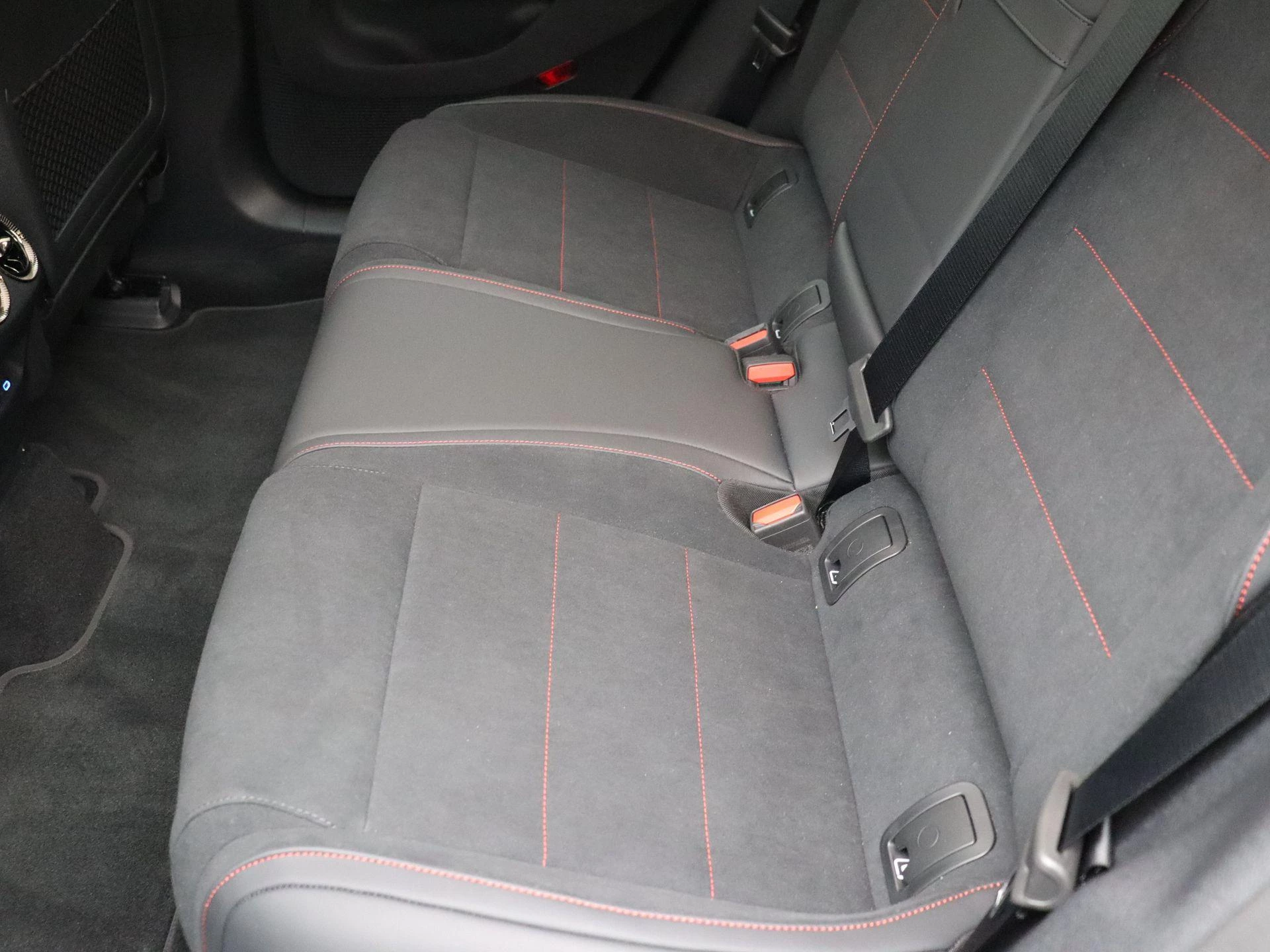 Mercedes-Benz CLA 250+ Sport Edition + MULTIBEAM + PANO + CARPLAY +