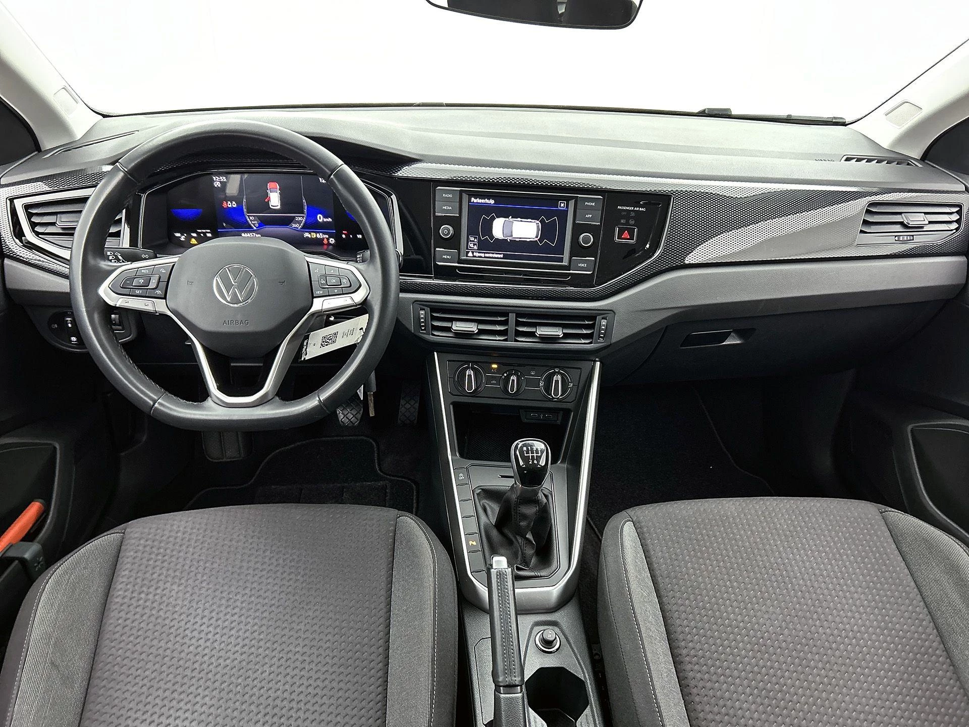 Volkswagen-Polo-image-16