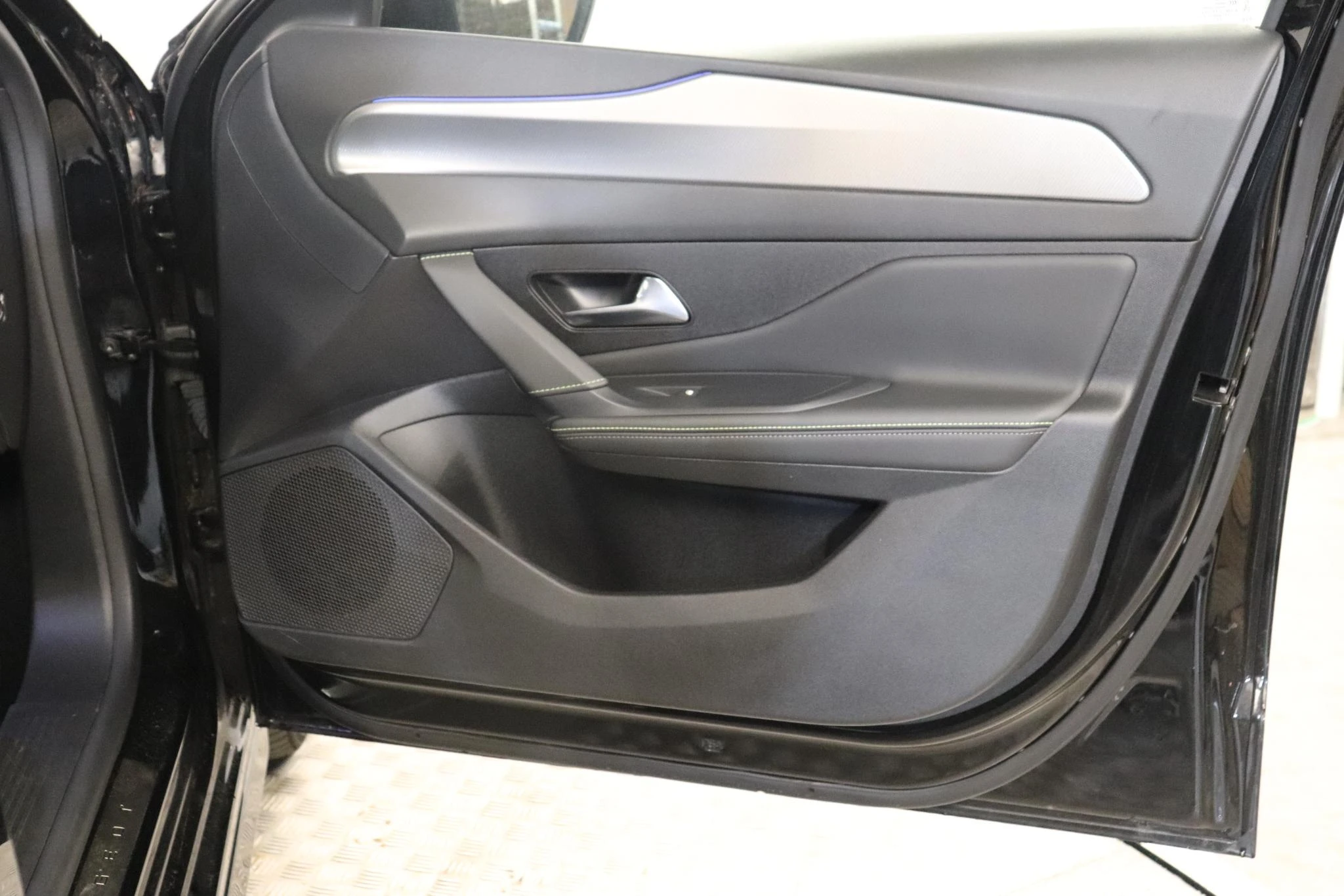 Peugeot-e-308-image-8