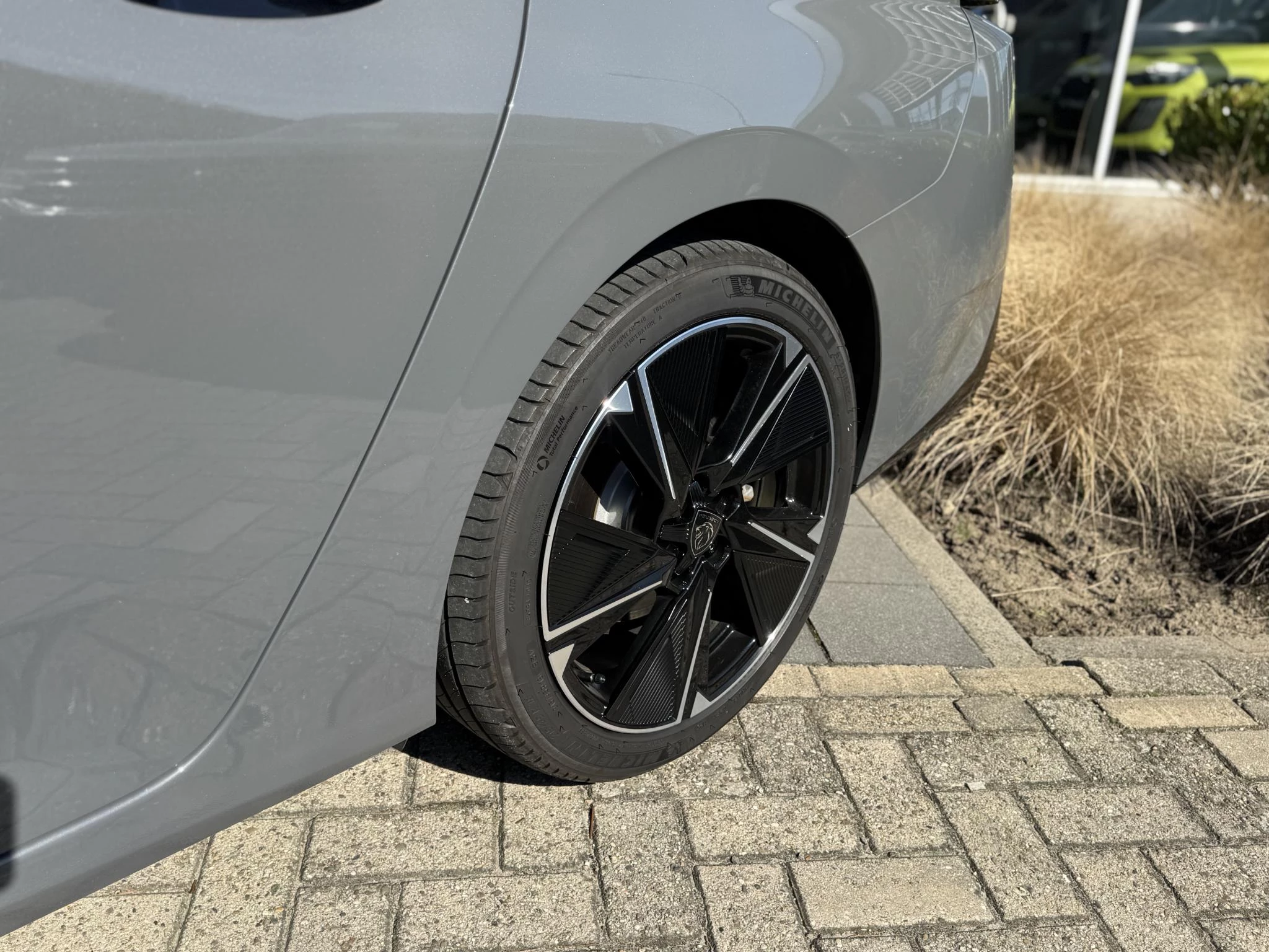 Peugeot-e-308-image-10