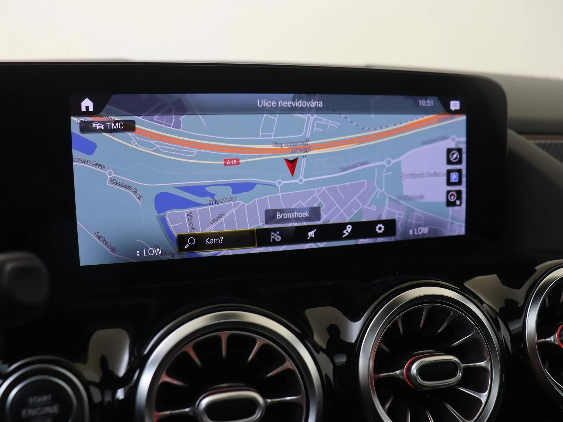 Mercedes-Benz-GLA-image-17