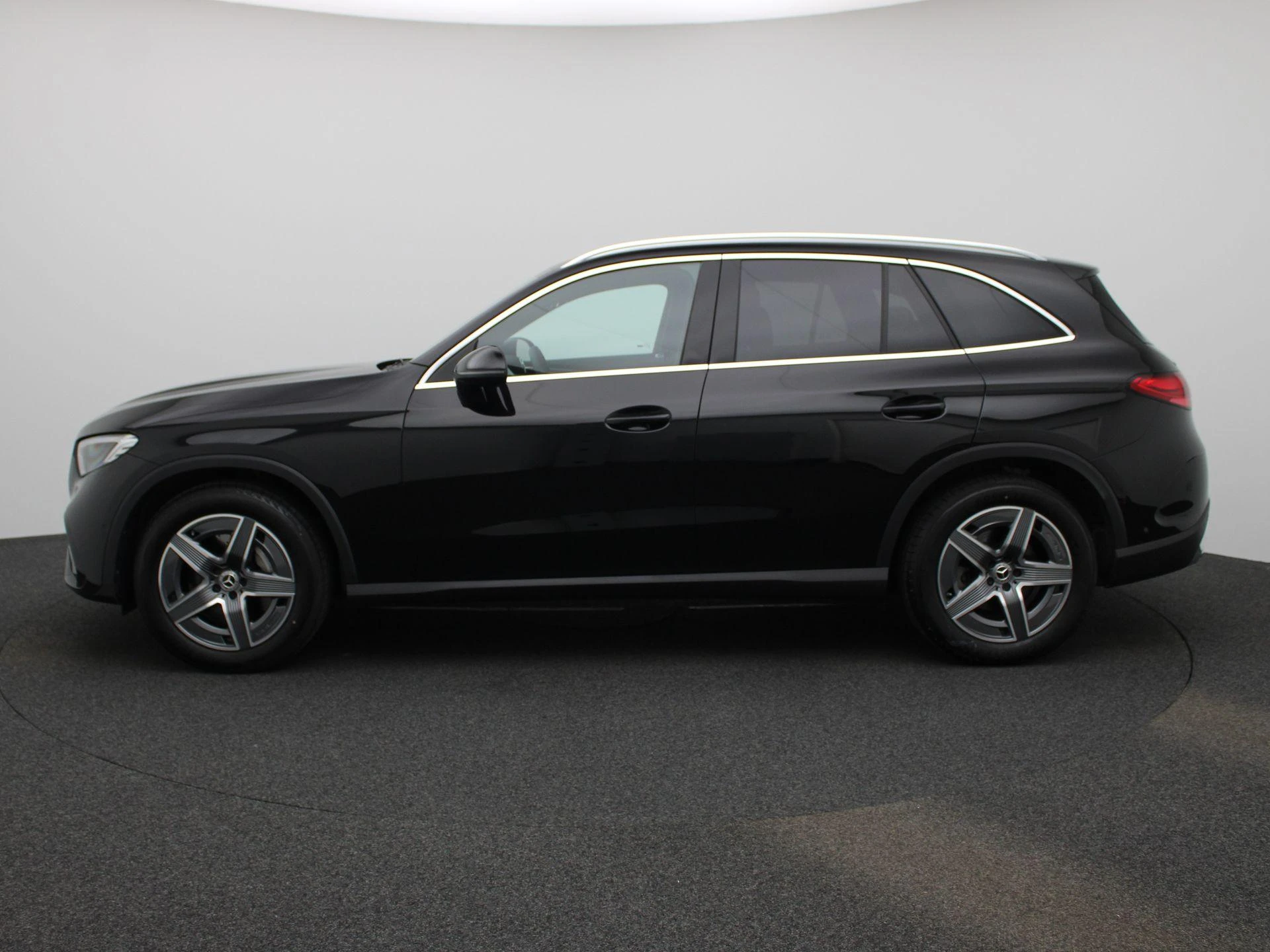 Mercedes-Benz-GLC-image-3