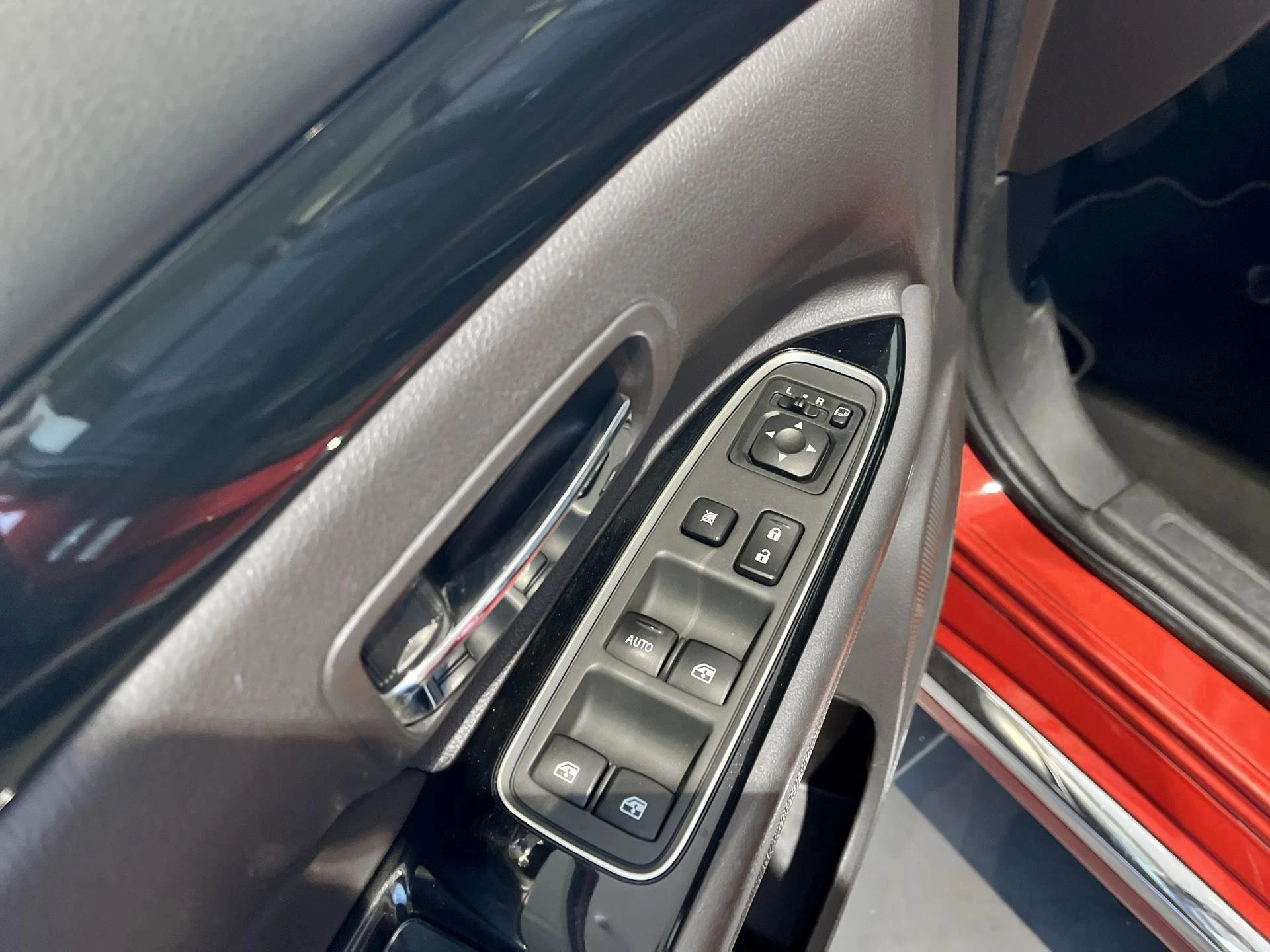 Mitsubishi-Outlander-image-13