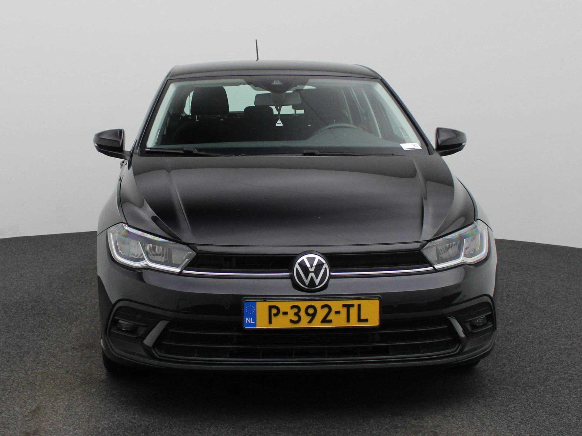 Volkswagen-Polo-image-2