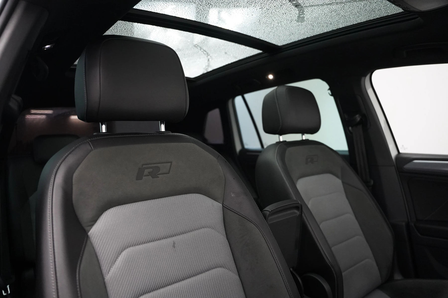 Volkswagen-Tiguan-image-30