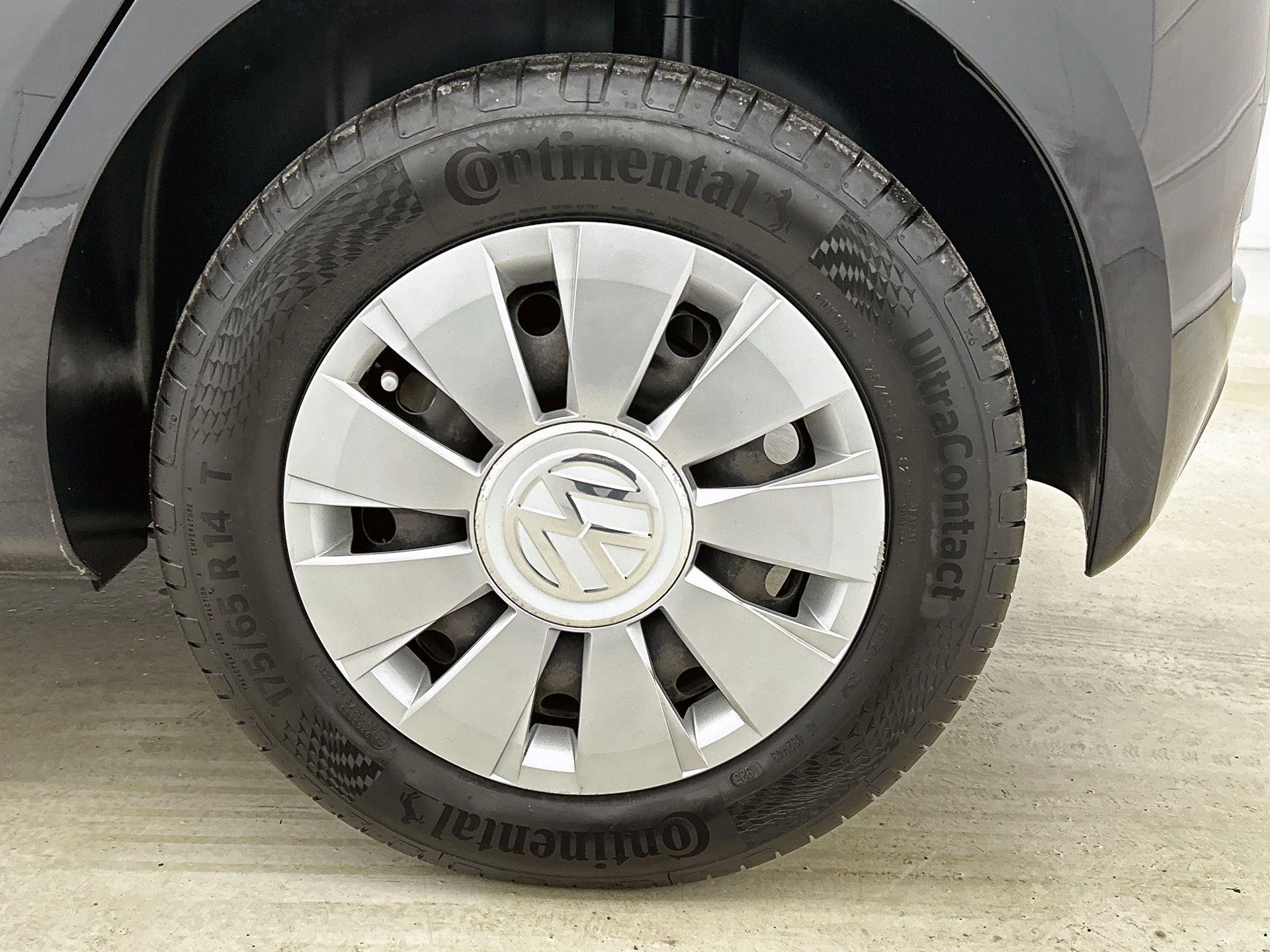 Volkswagen-up!-image-28