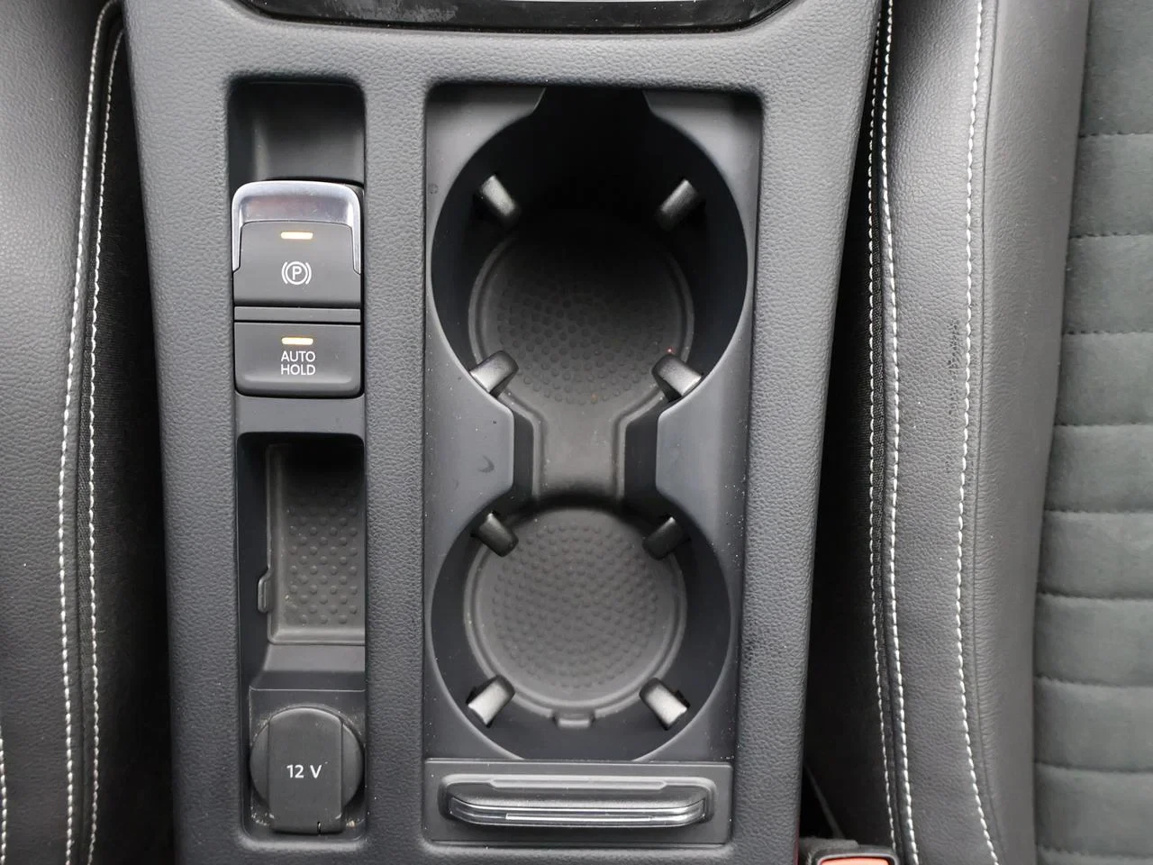 Volkswagen-Passat-image-24
