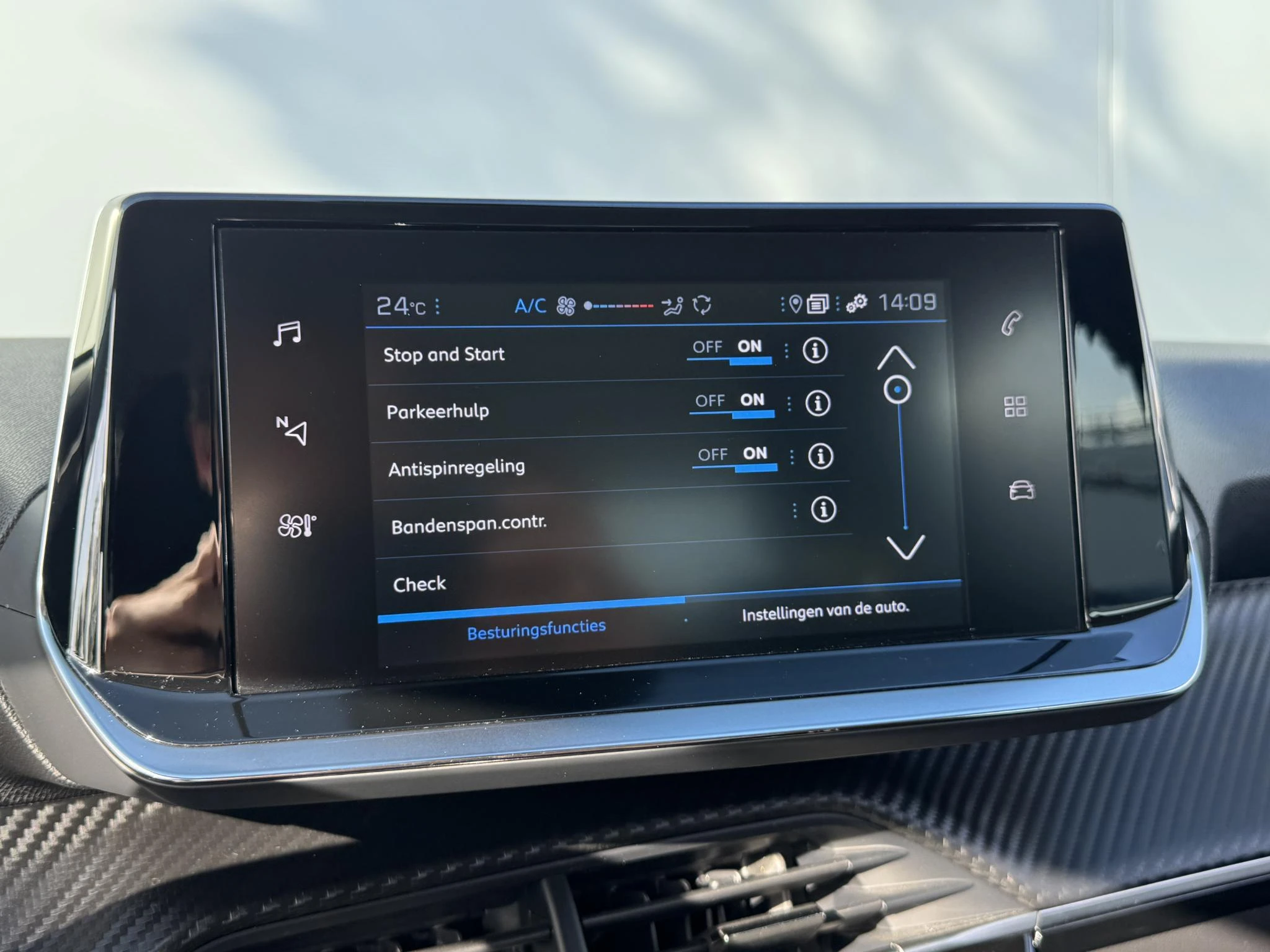 Peugeot-208-image-22