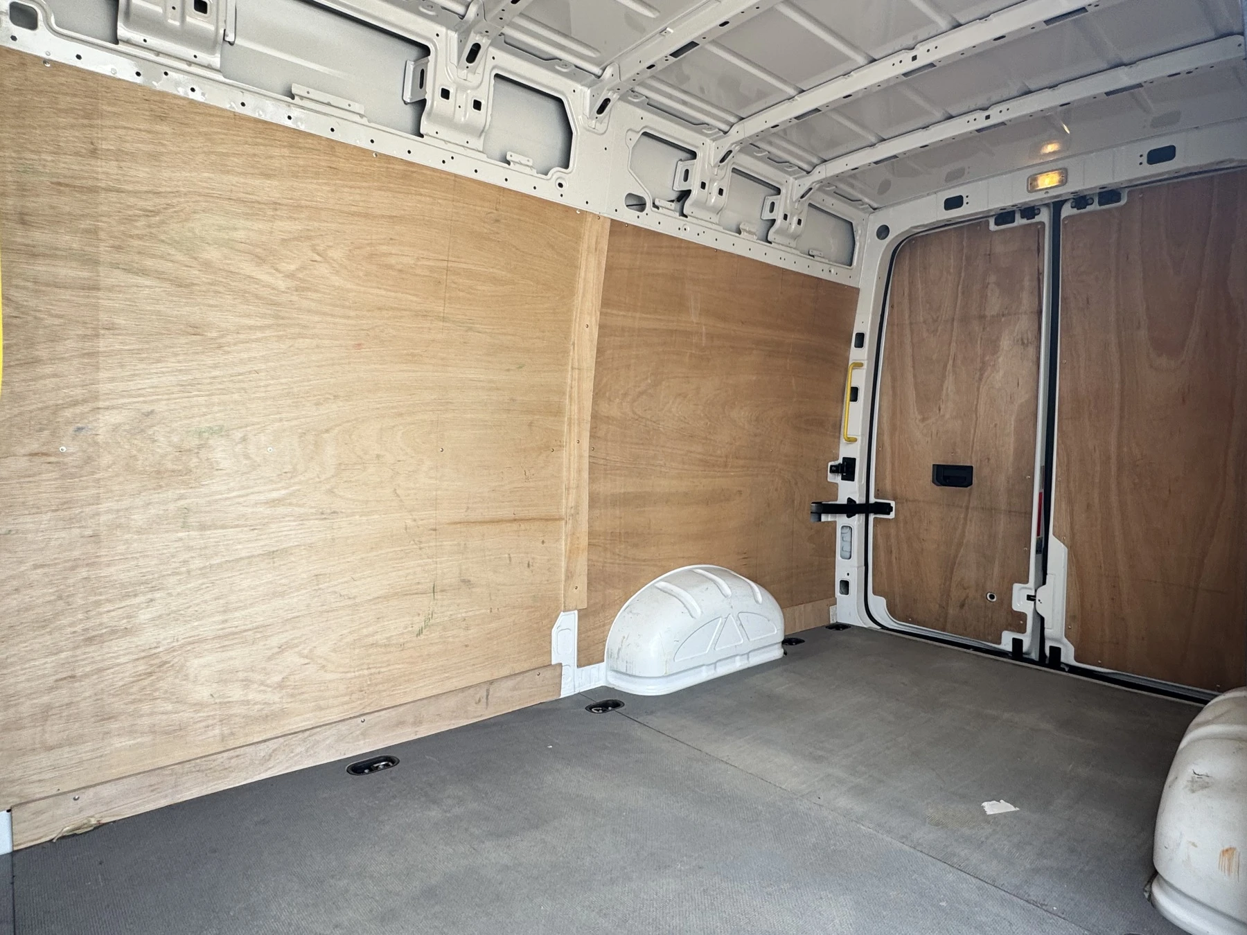 Volkswagen-Crafter-image-13