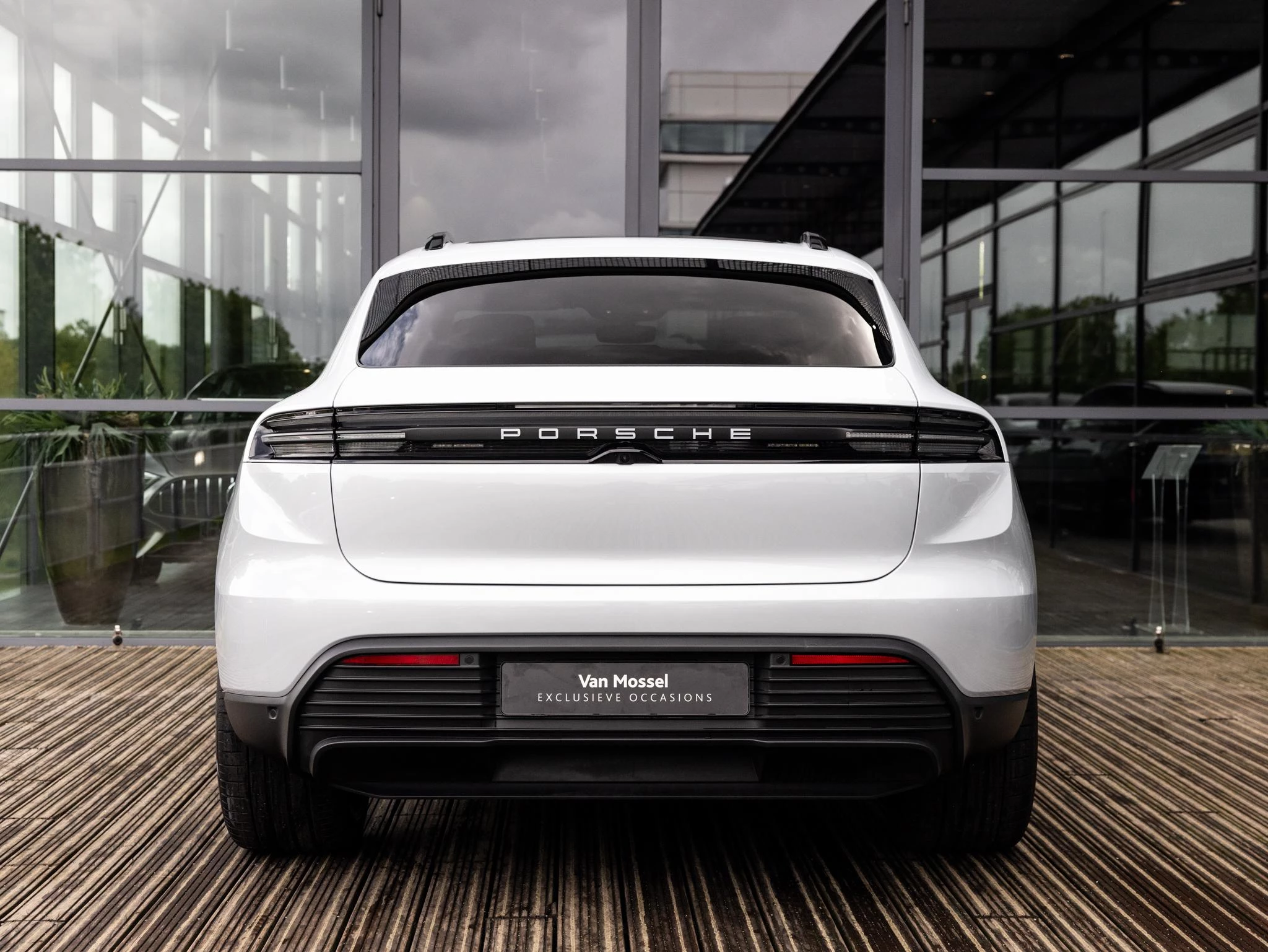 Porsche-Macan-image-4