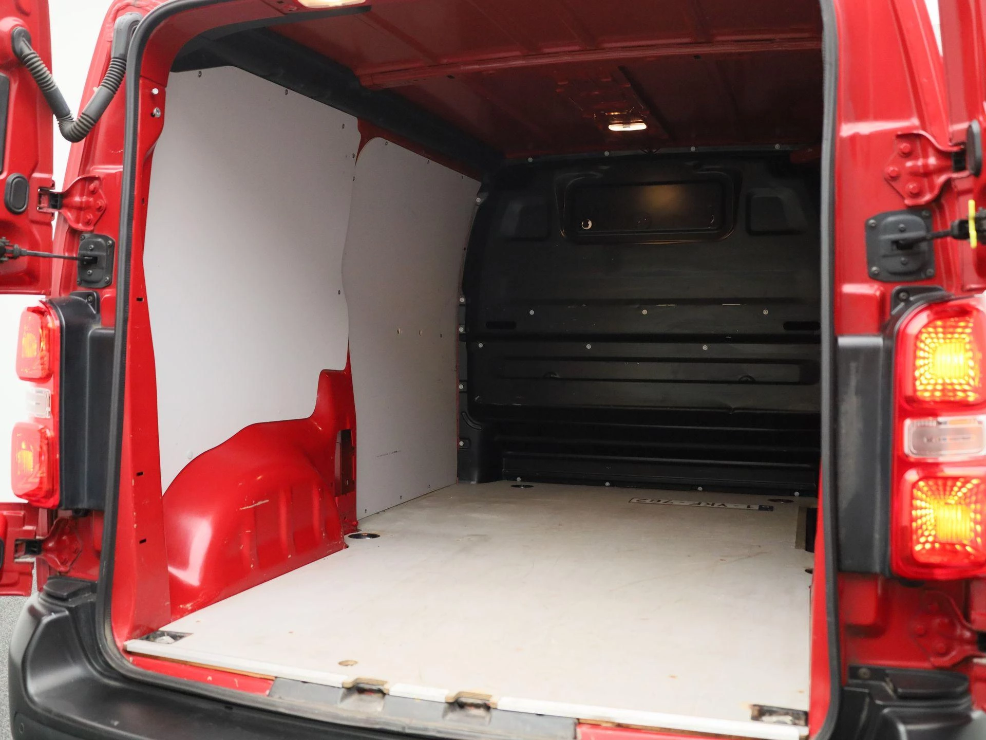 Opel Vivaro 1.5 Turbo 75kW Edition L2H1 26