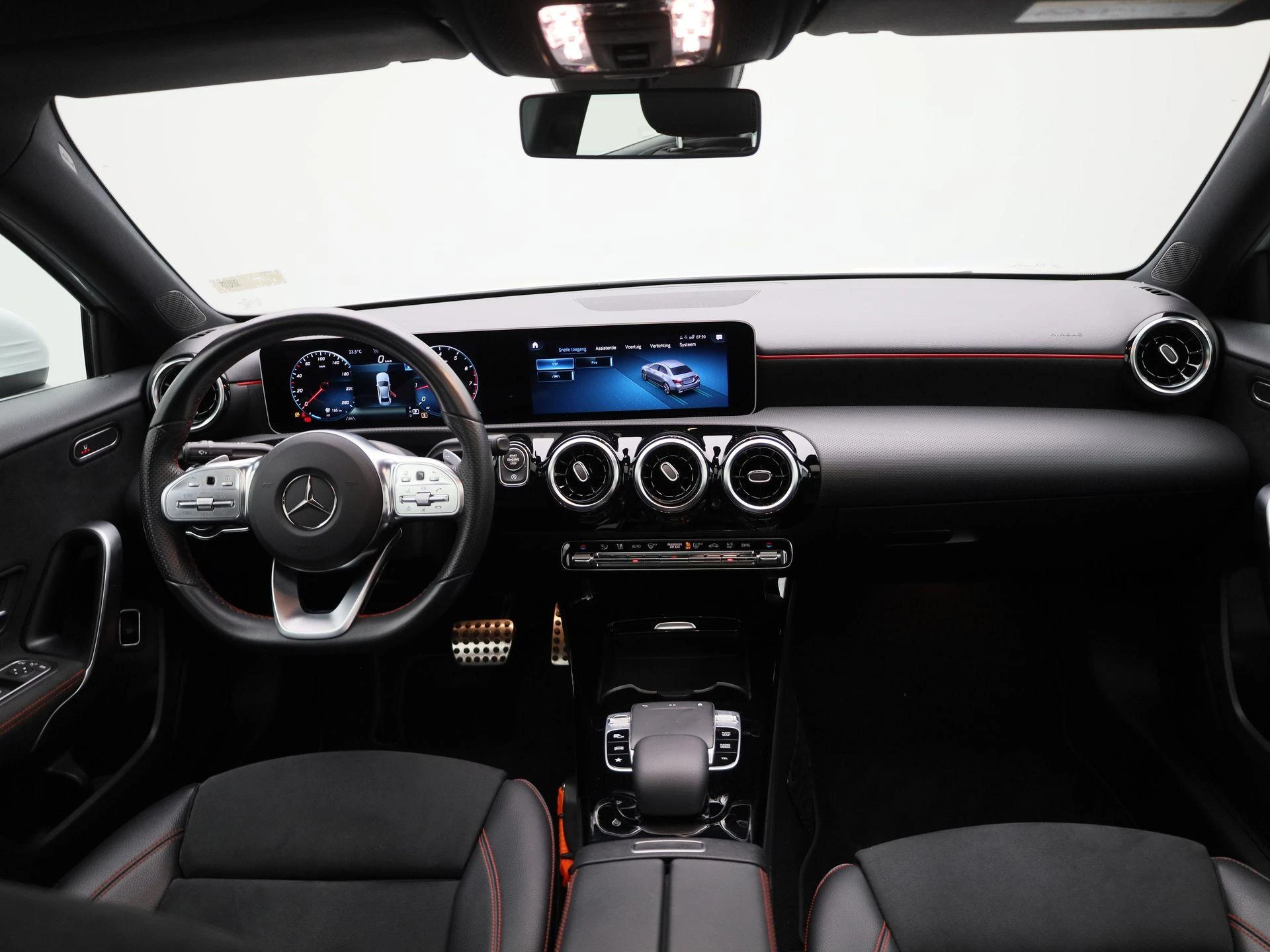 Mercedes-Benz-A-Klasse-image-37