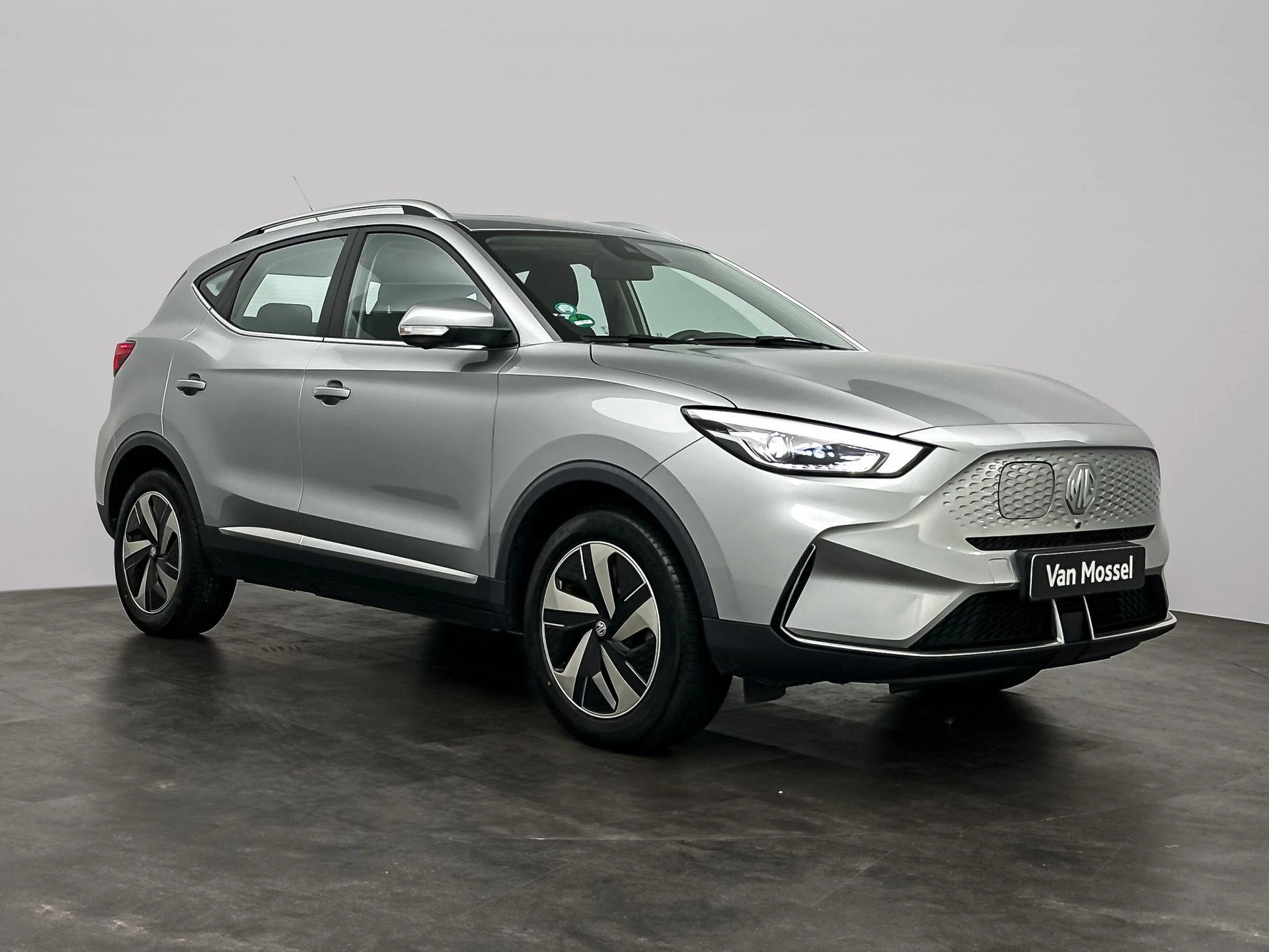 MG-ZS EV-image-1