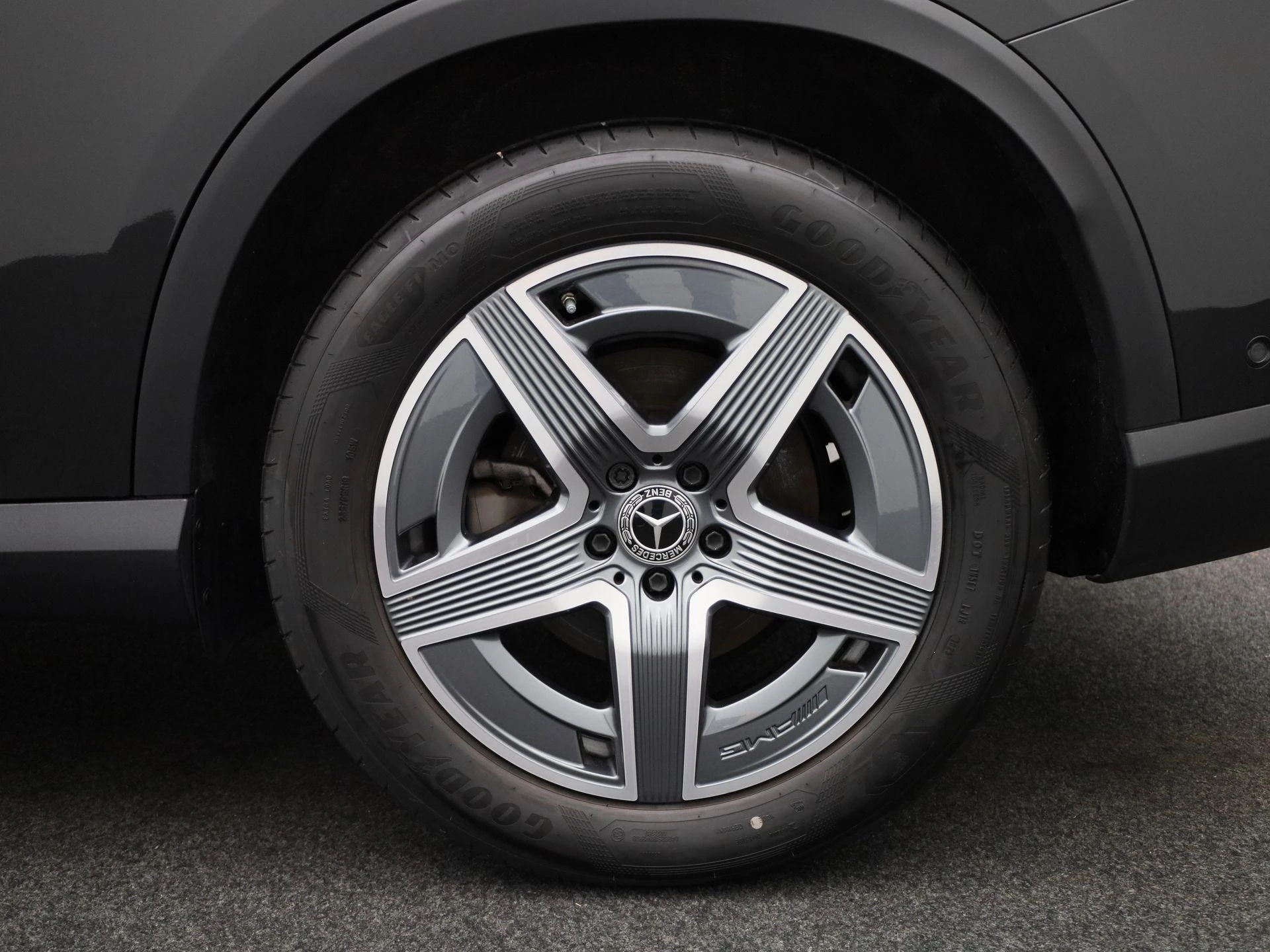 Mercedes-Benz-GLC-image-11