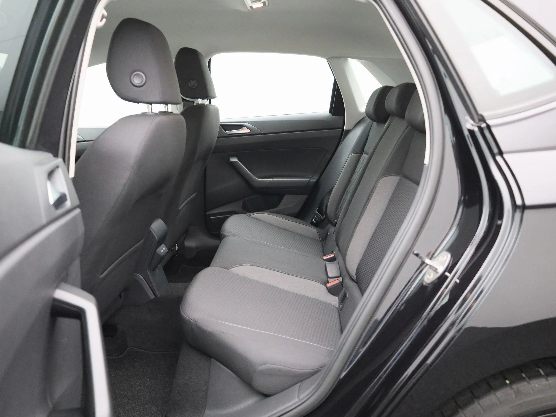 Volkswagen-Polo-image-11