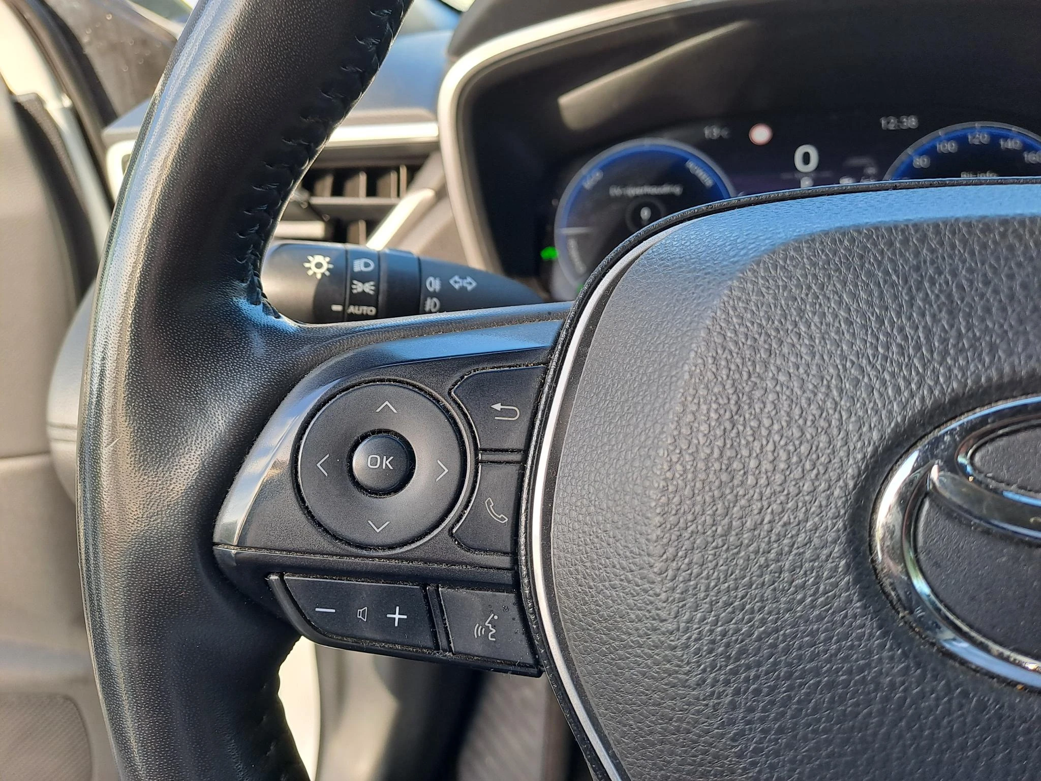 Toyota-Corolla Cross-image-21