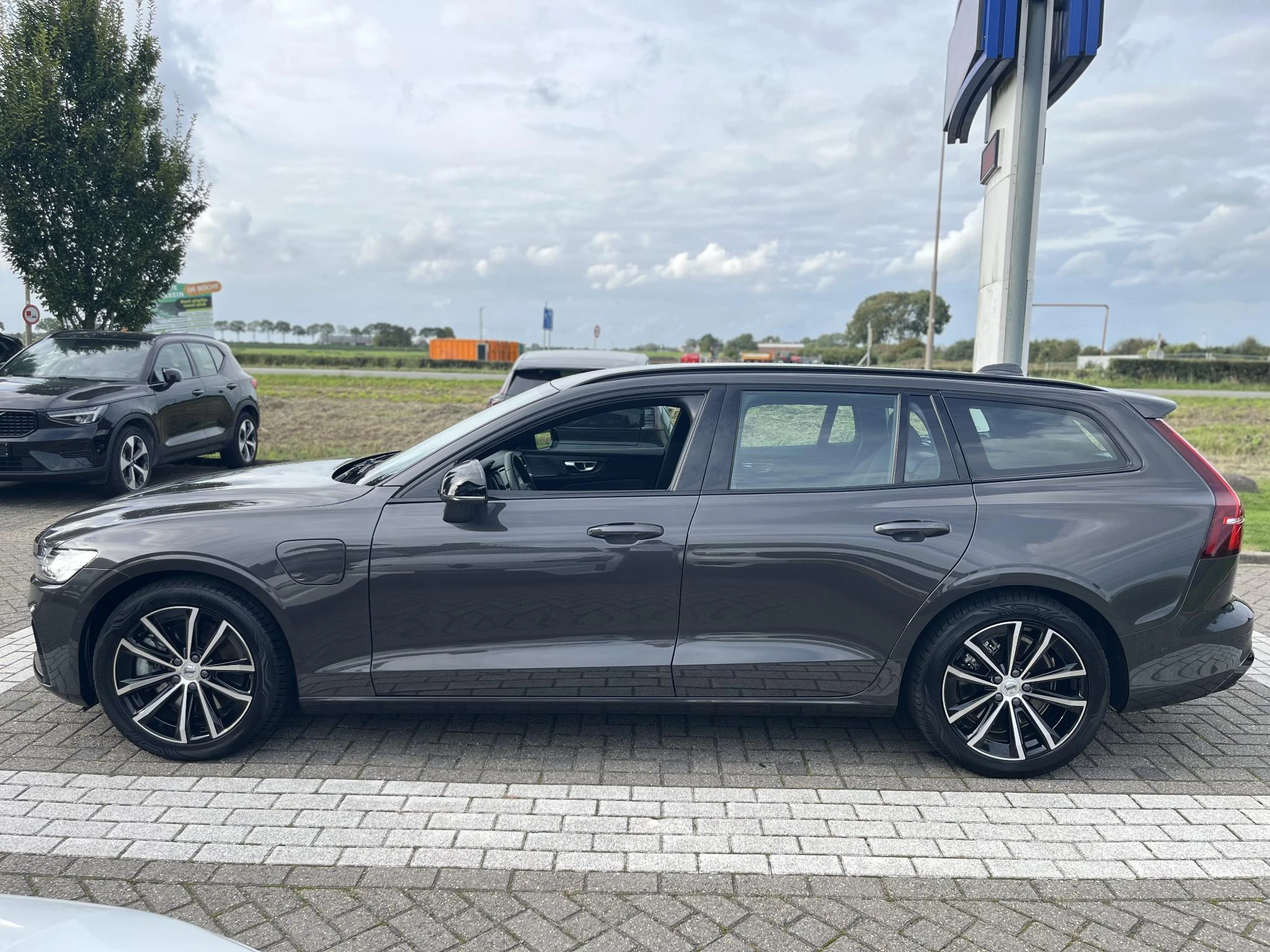 Volvo-V60-image-2