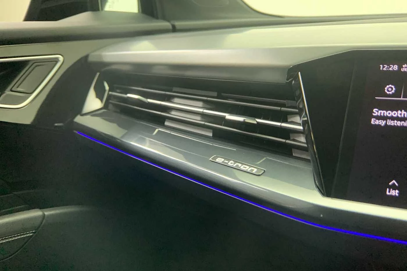 Audi-Q4 e-tron-image-17