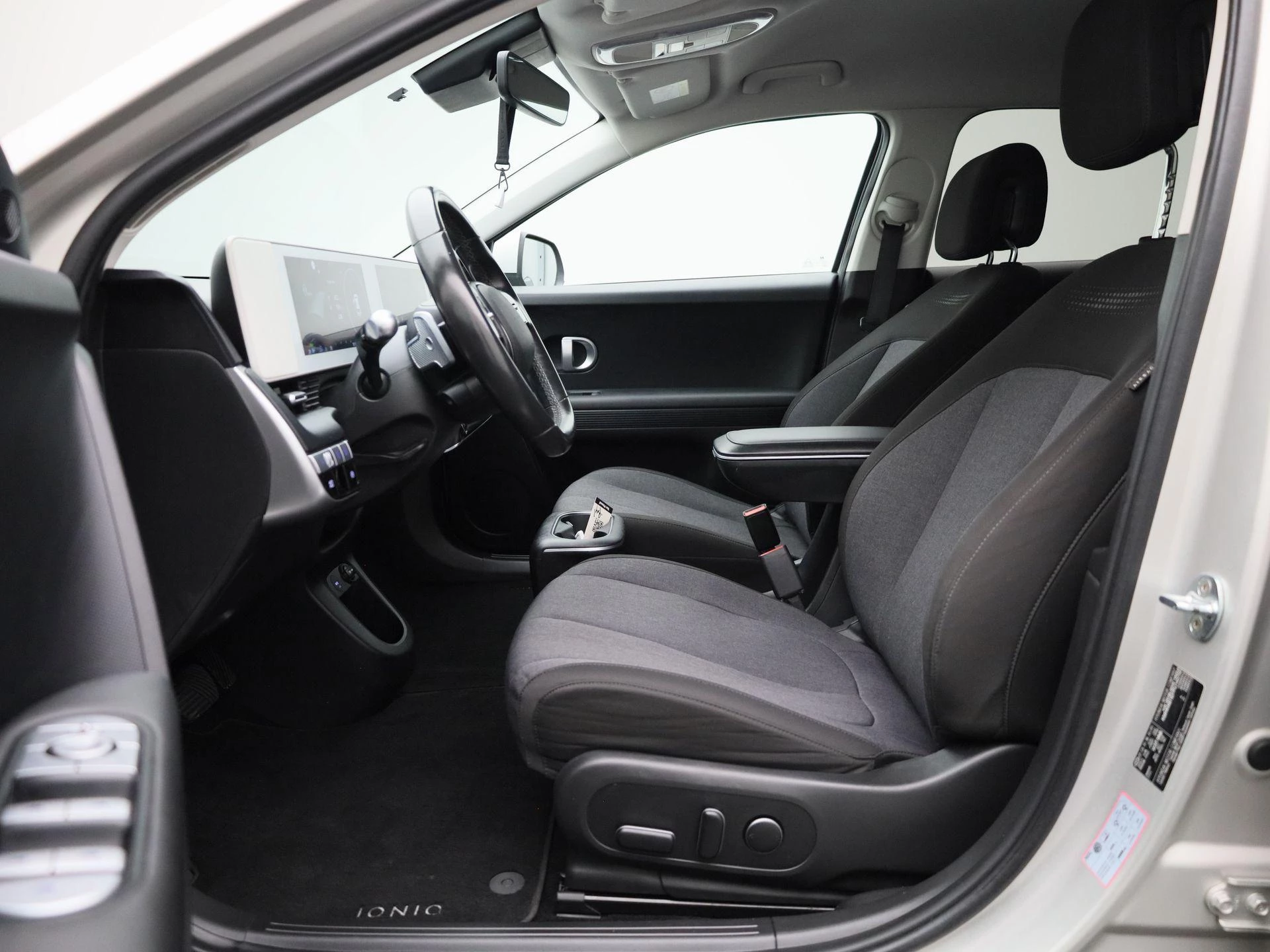 Hyundai-IONIQ 5-image-10