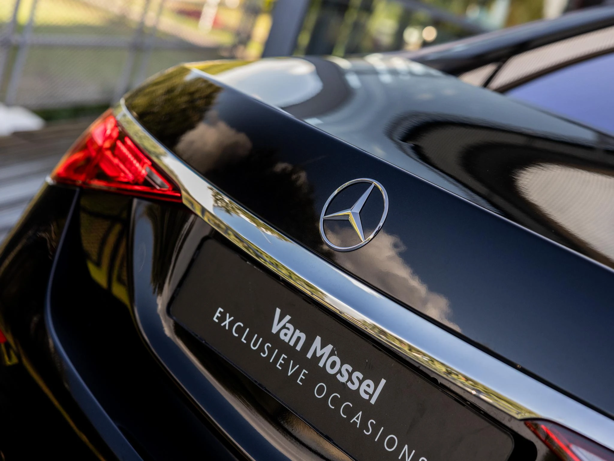 Mercedes-Benz-S-Klasse-image-13