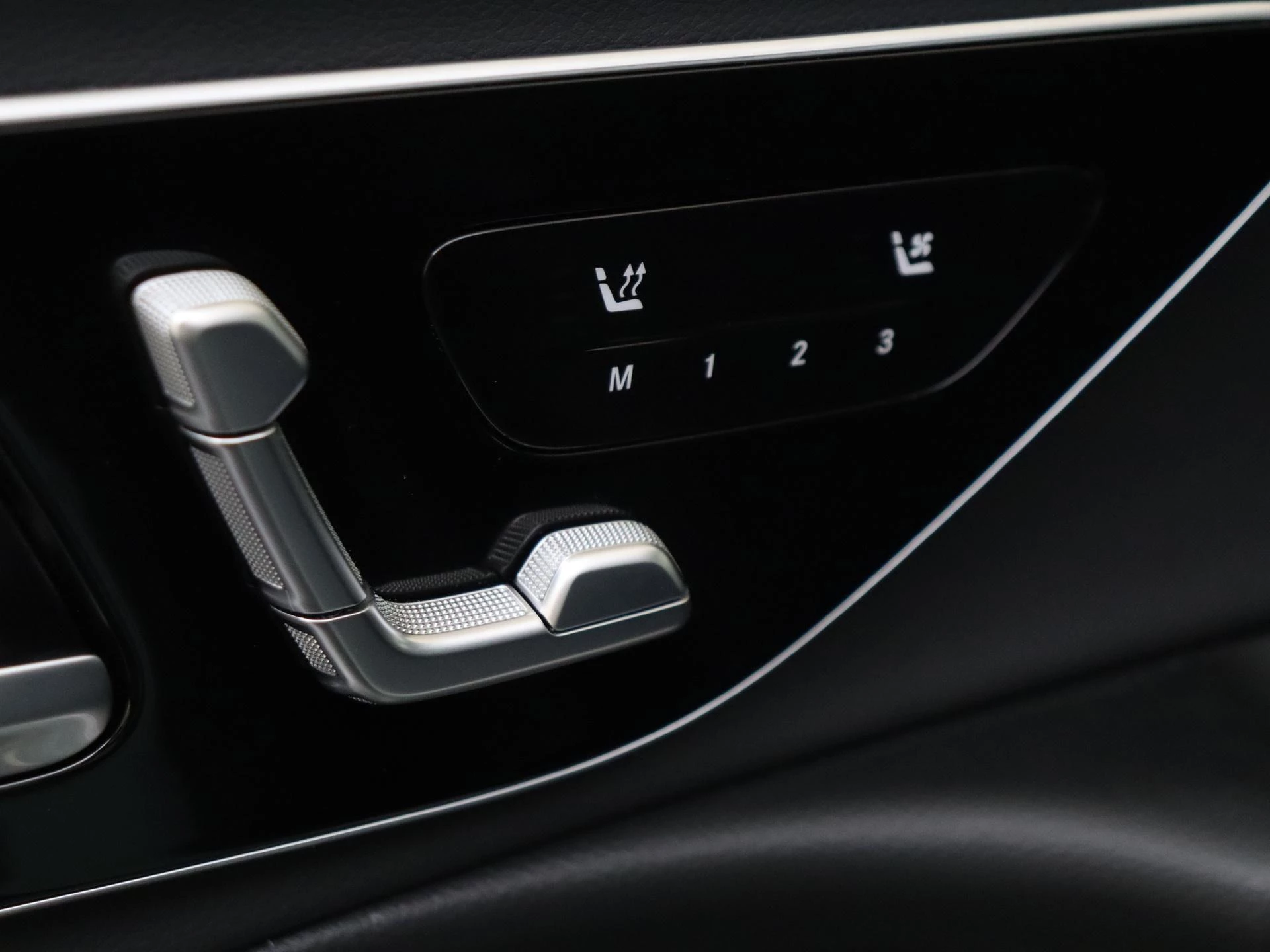 Mercedes-Benz-E-Klasse-image-28