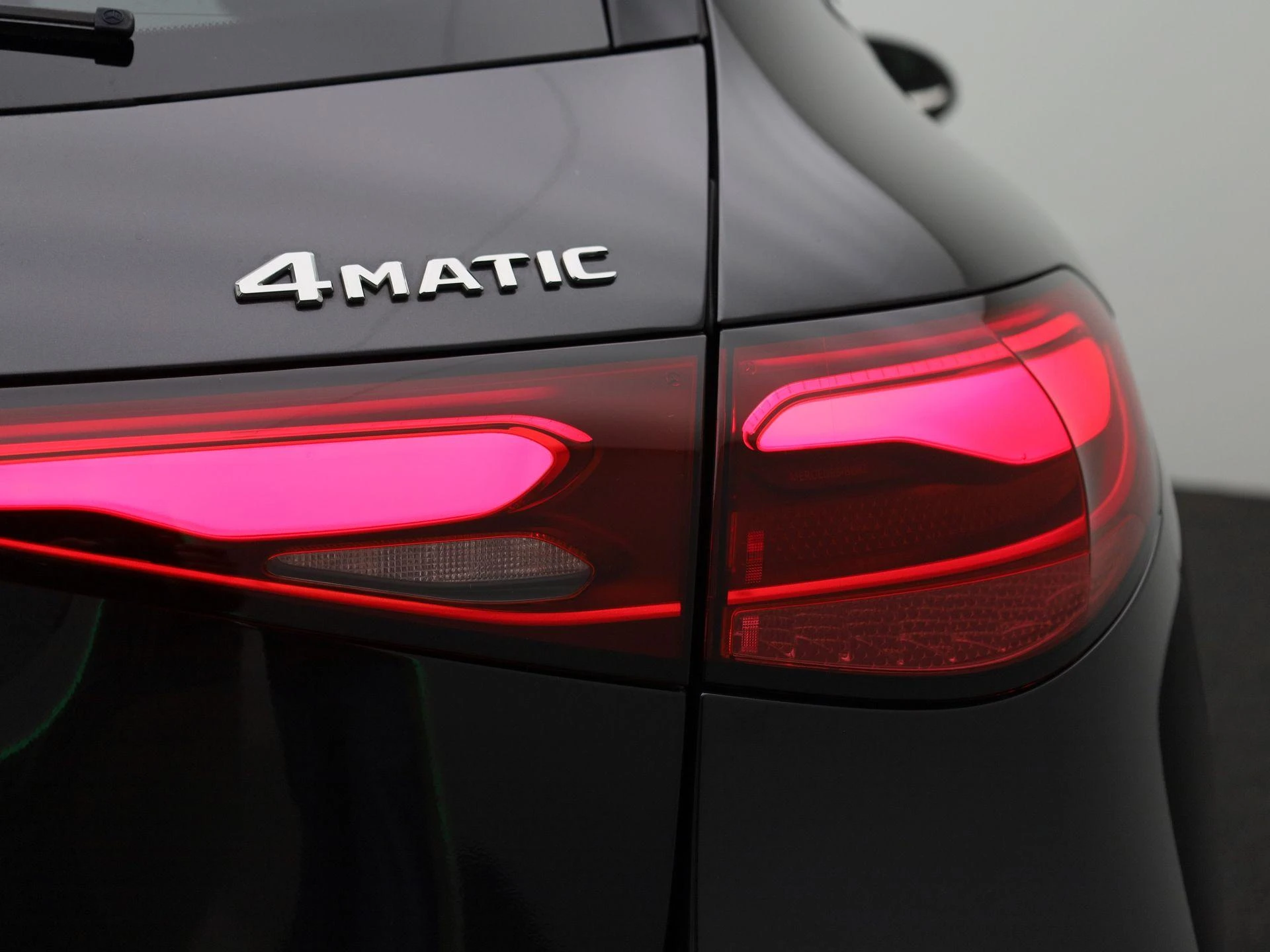 Mercedes-Benz-GLC-image-48