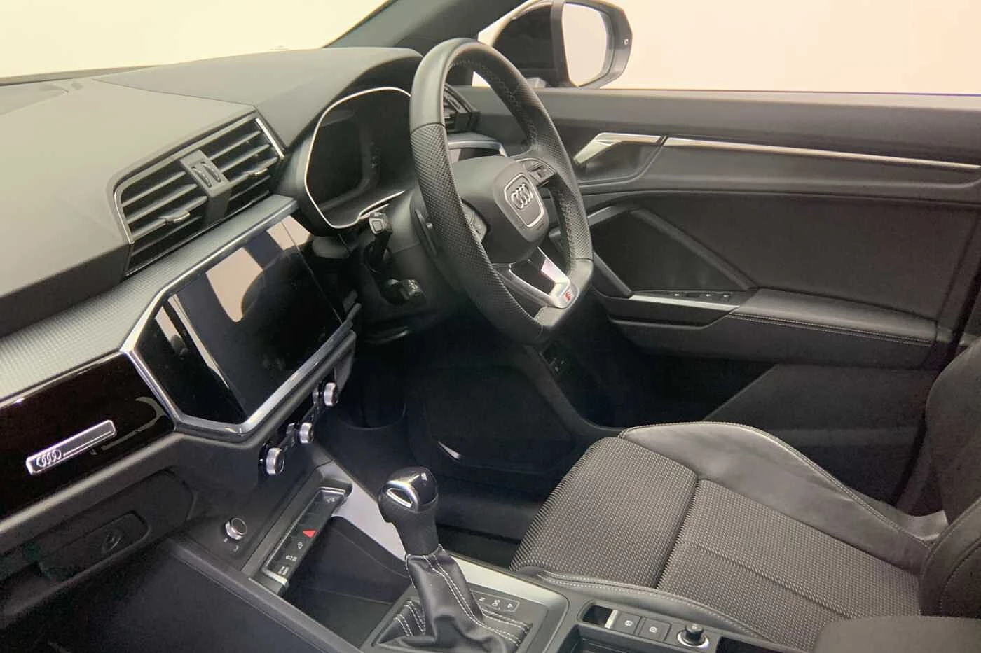 Audi-Q3-image-11
