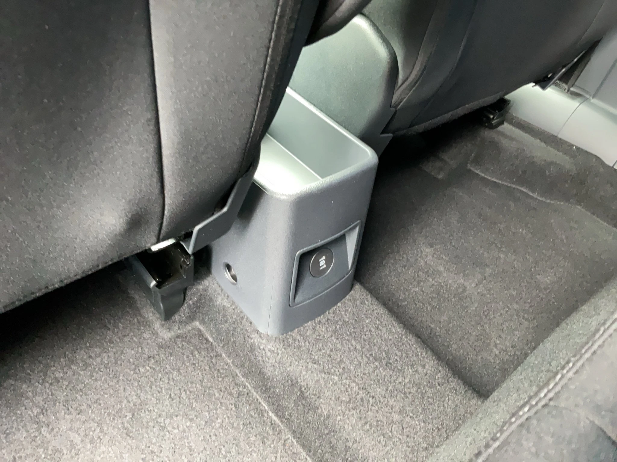 Ford-Tourneo Courier-image-19