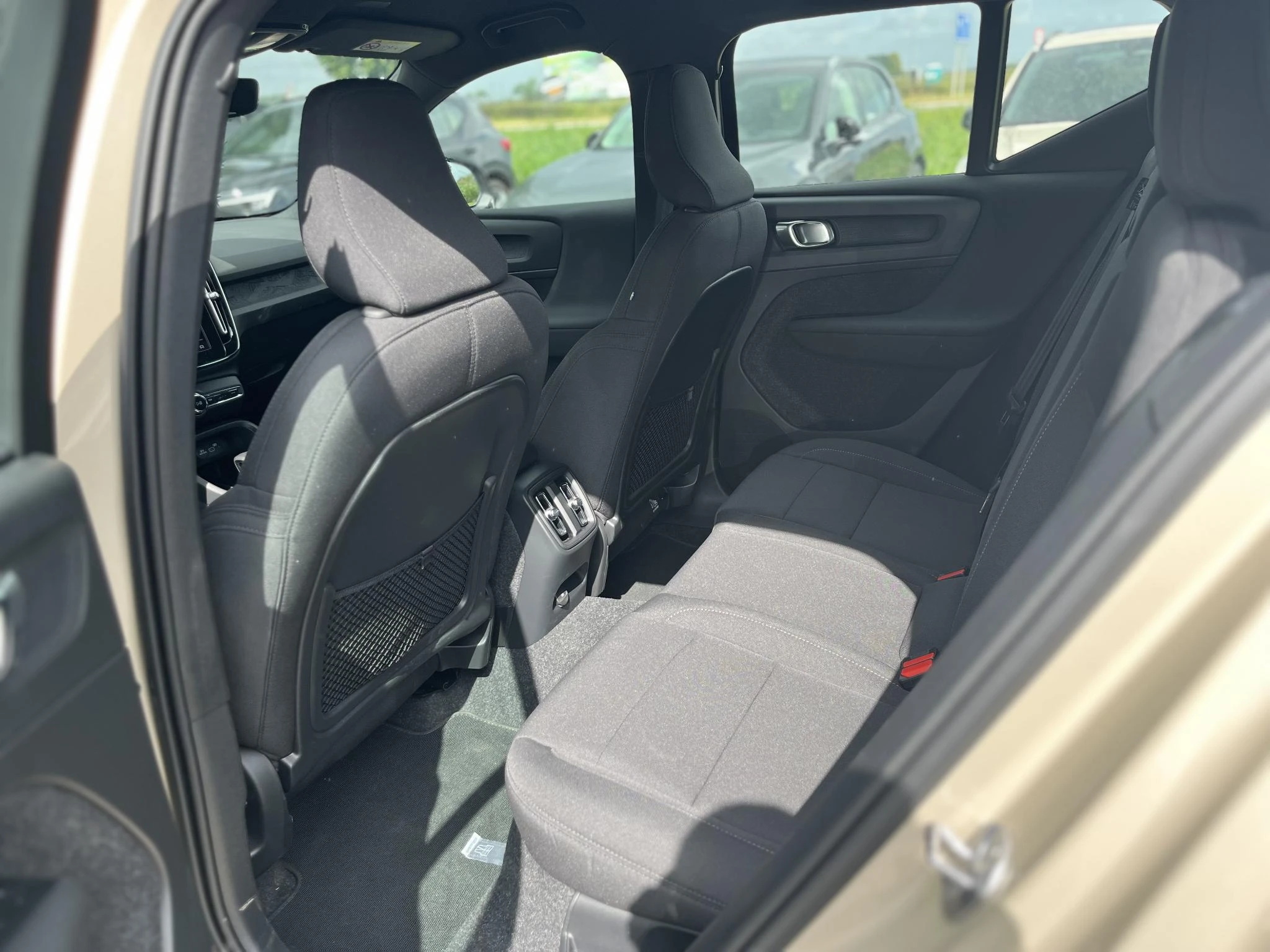 Volvo-EX40-image-7