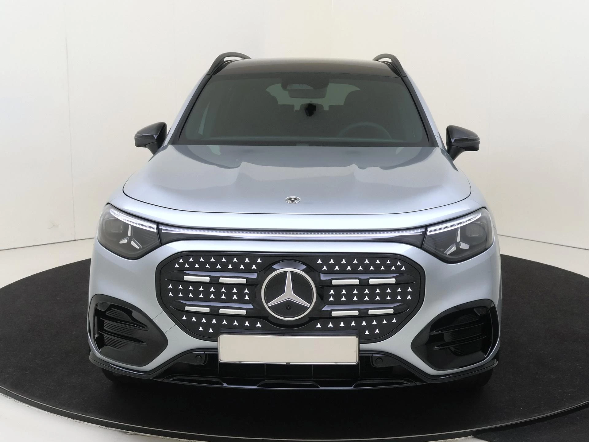 Mercedes-Benz-GLB-image-5