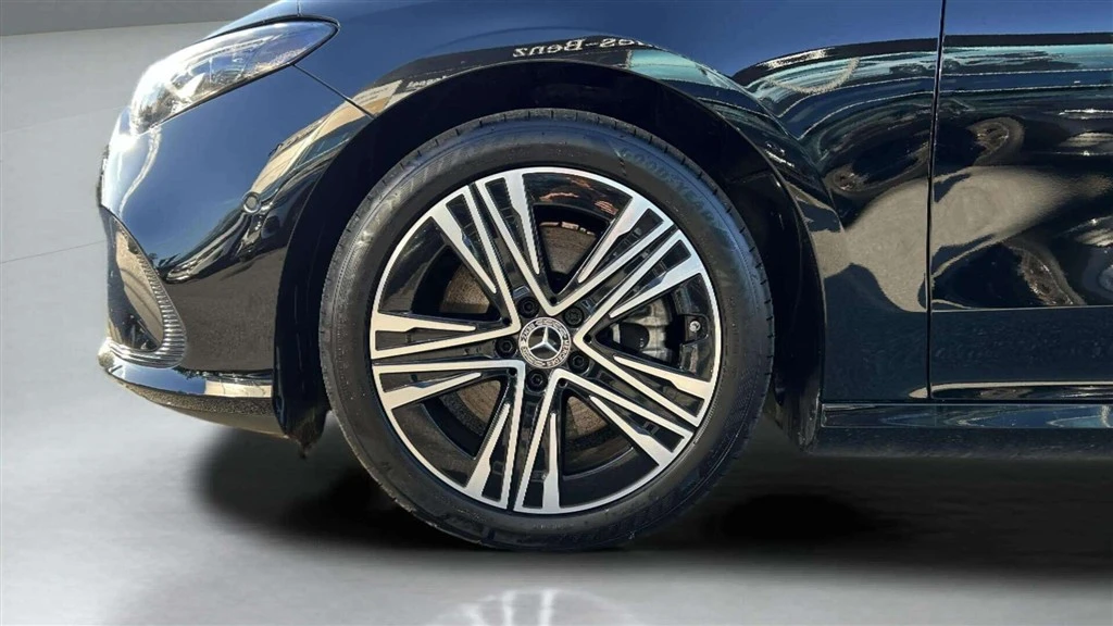 Mercedes-Benz-CLA-image-8
