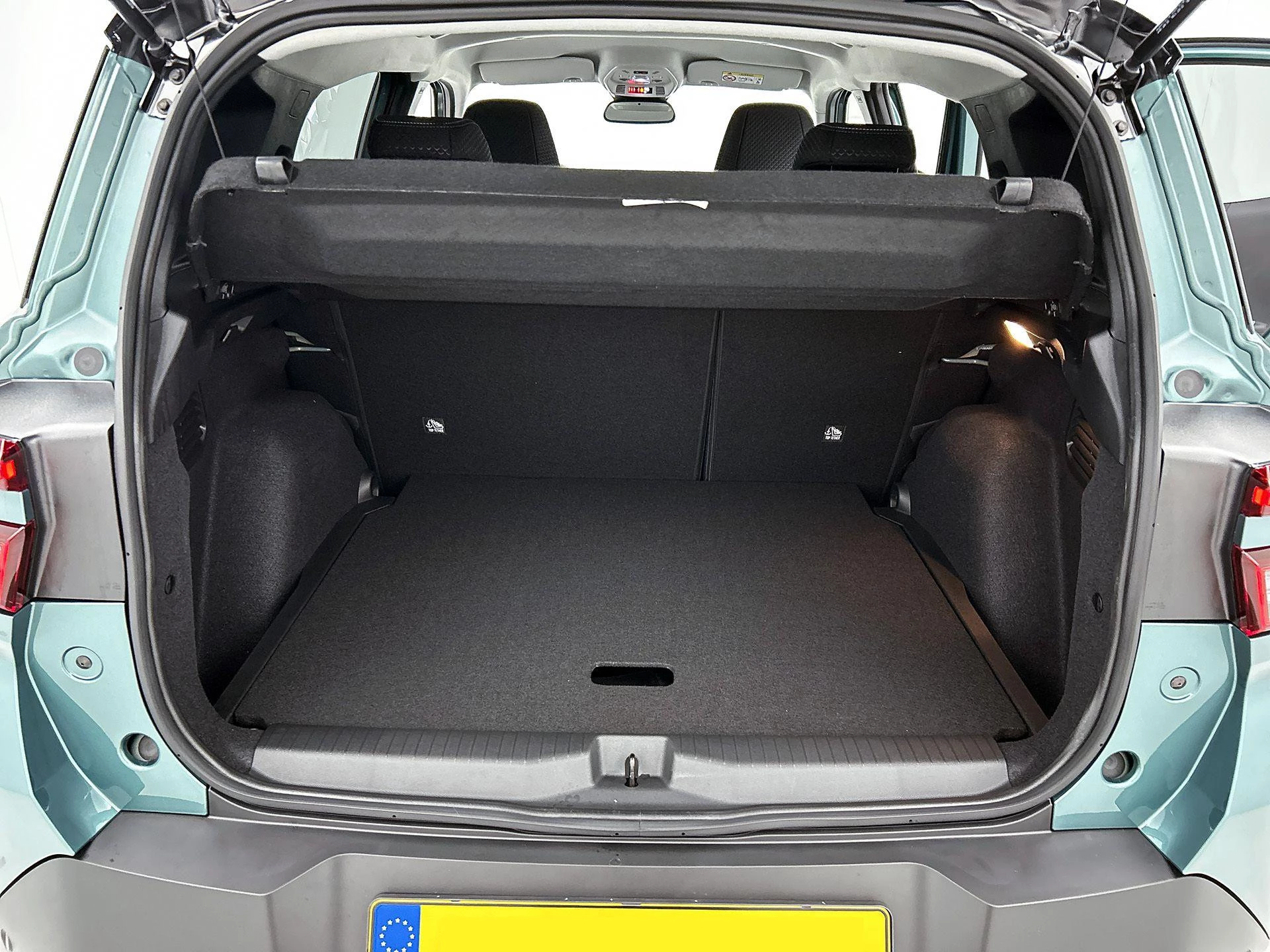 Opel-Frontera-image-22