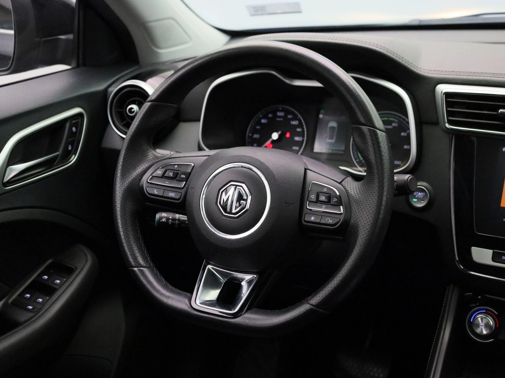 MG-ZS EV-image-9