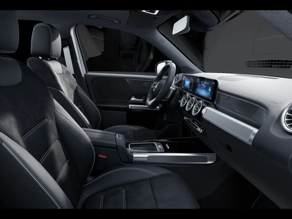 Mercedes-Benz-GLB 200-image-10