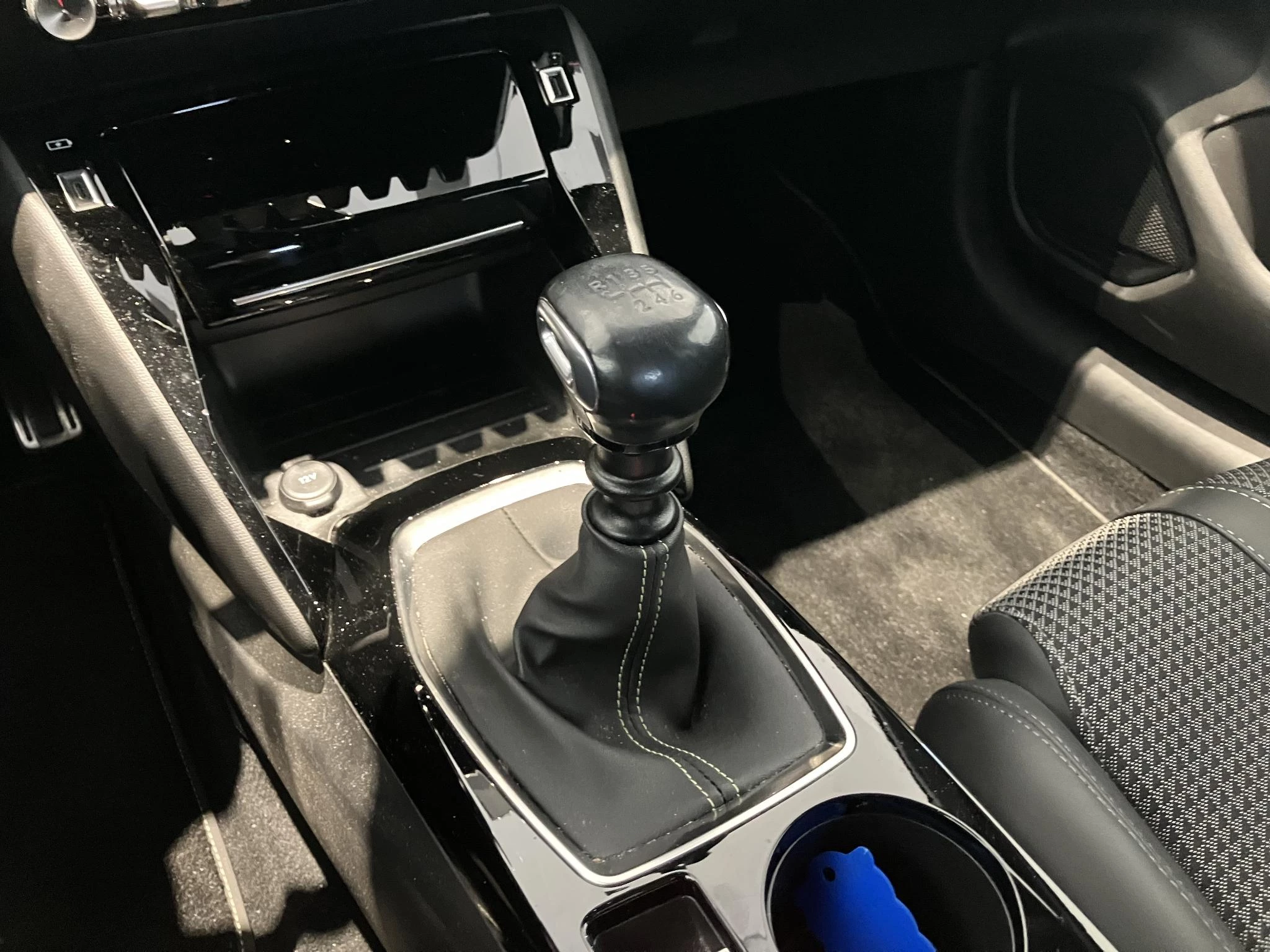 Peugeot-208-image-23